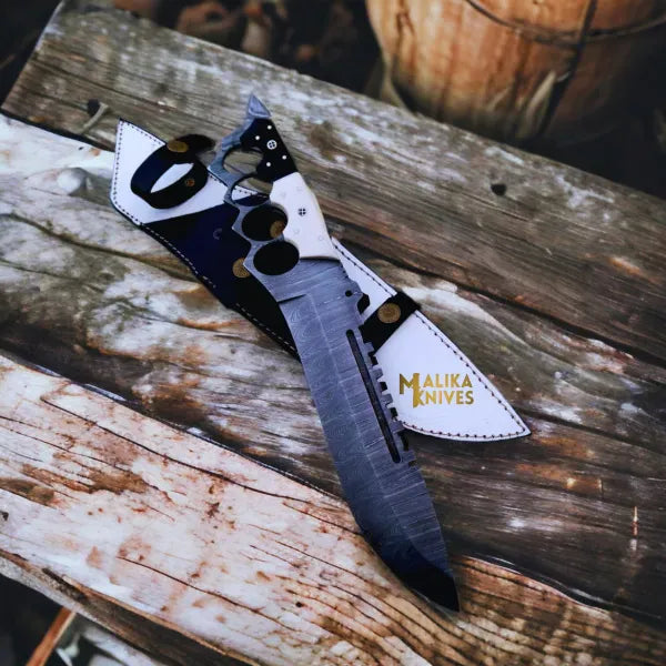 MALIKA KNIVES simple Black White Damascus Knuckle Bowie Knife Resin Handle