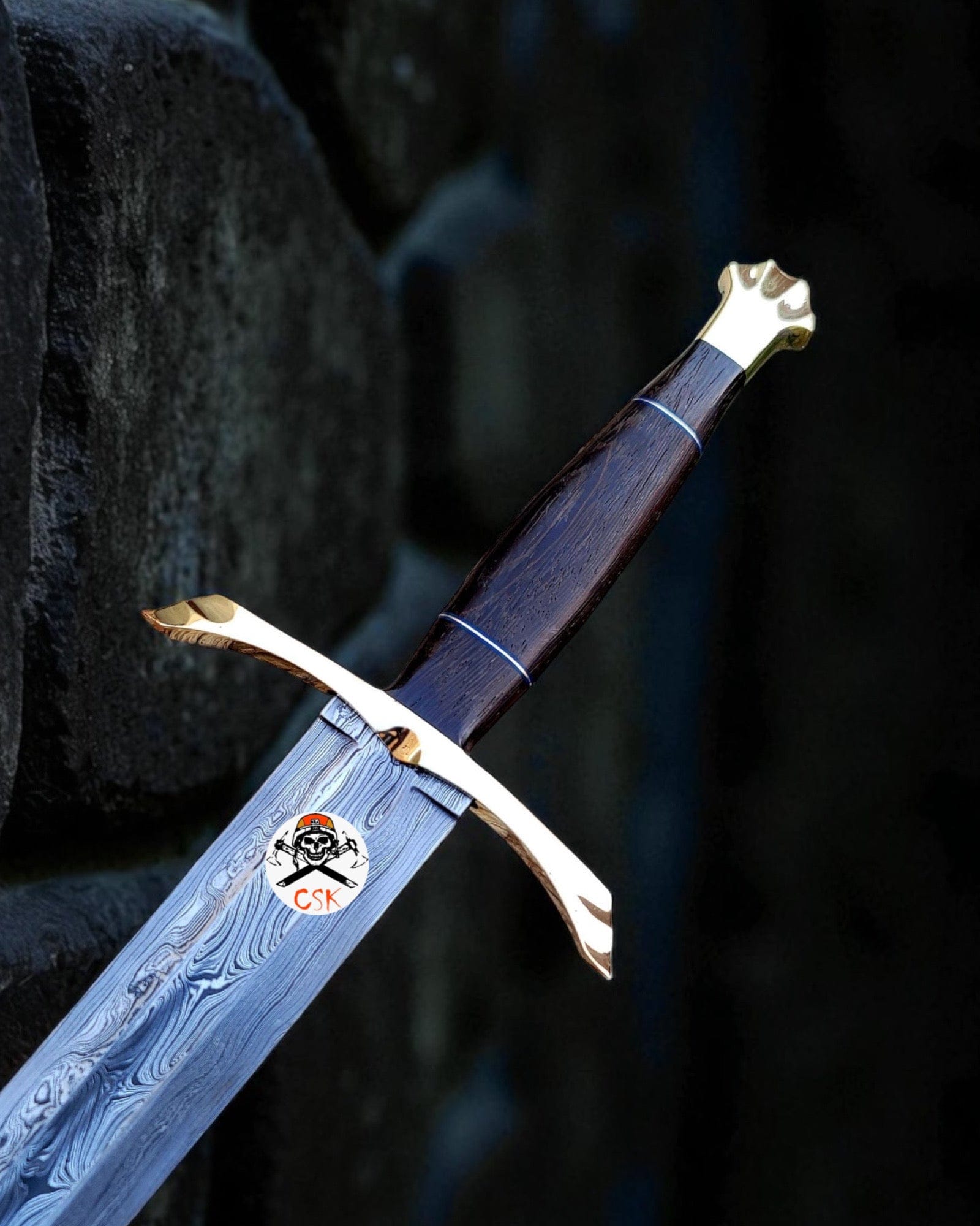 cskforged Knight sword Obsidian Vow – Damascus Steel Warrior Sword with Brass Guard & Wooden Grip