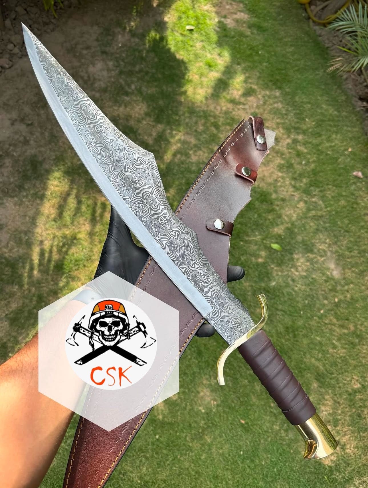 cskforged Knight sword Spartan style sword with a leather-wrapped handle,Brass guard and pommel,Ornate patterned Blade