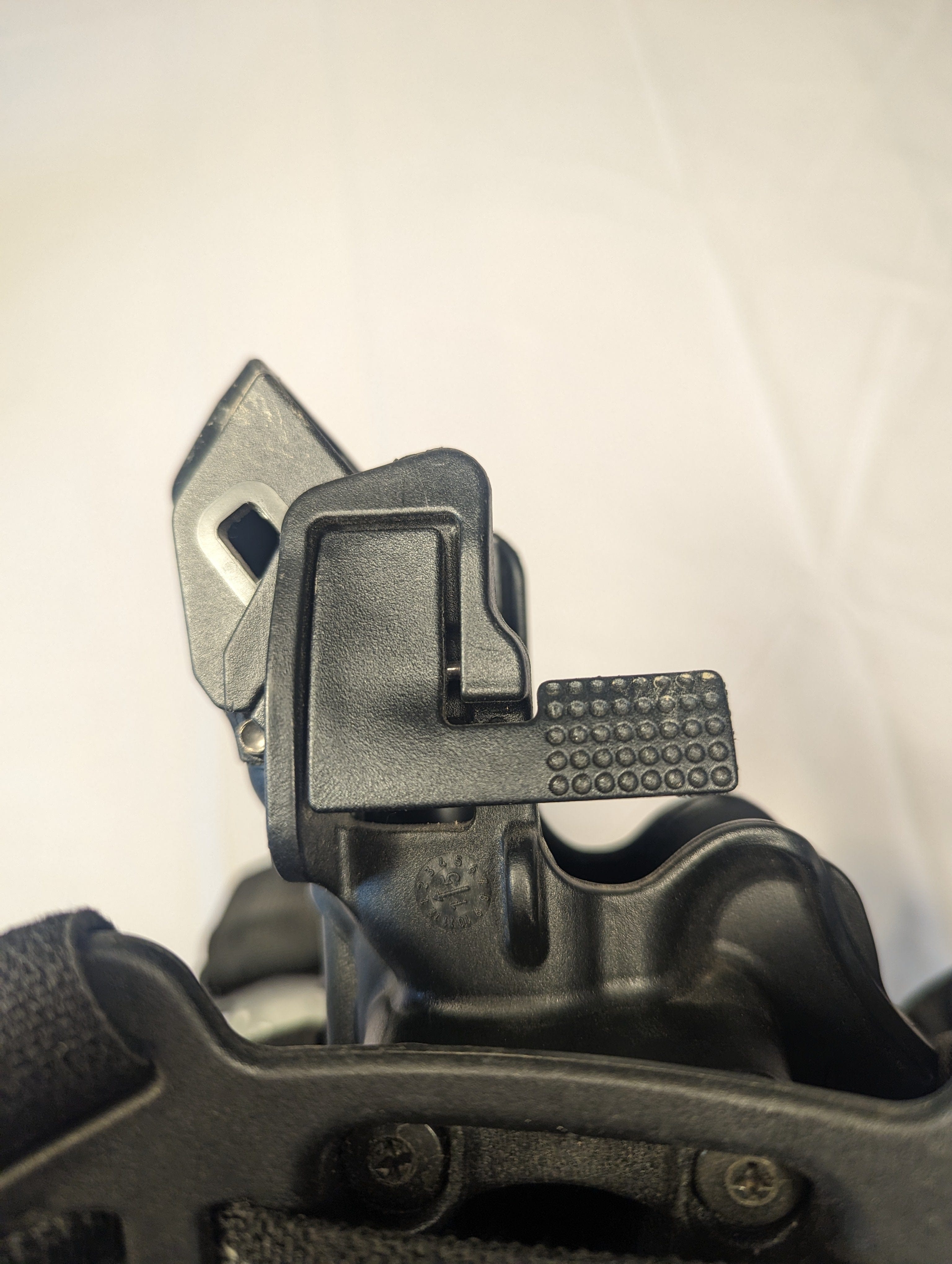 Forest City Supply Holster BlackHawk - 430604BK-R - Pistol Holster