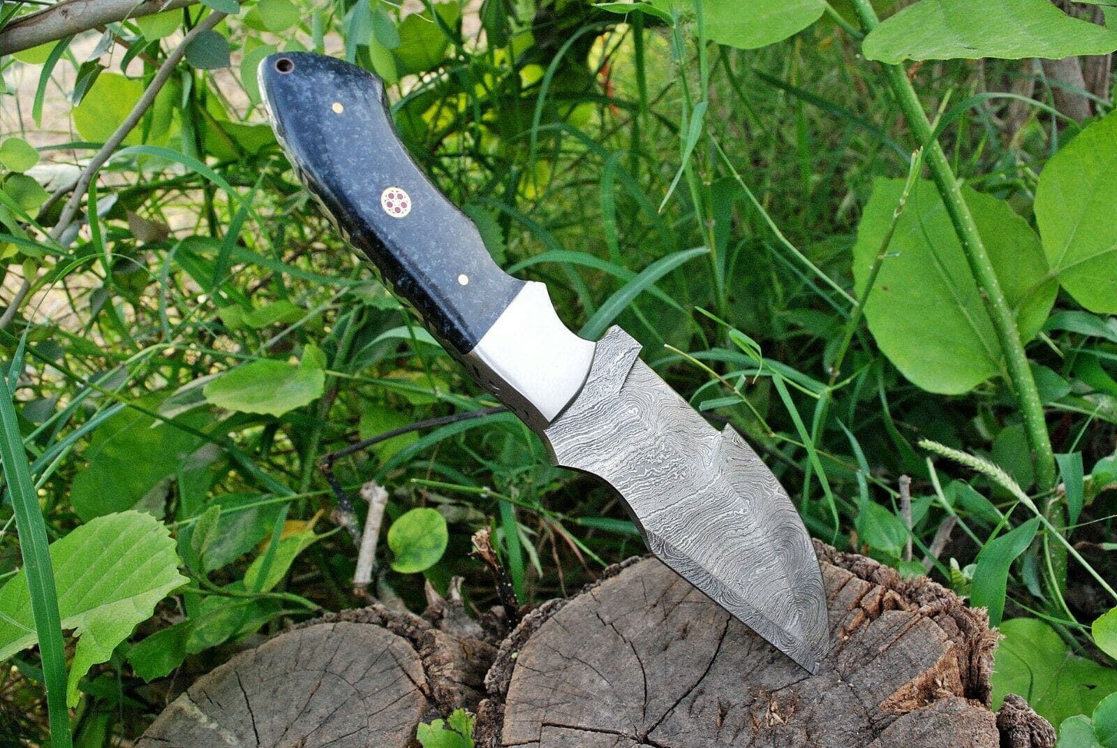 KBS Knives Store Damascus Knife Resin-Handled Damascus Steel Tracker Knife - 10" Overall Length, Handmade Craftsmanship, Leather Sheath Included