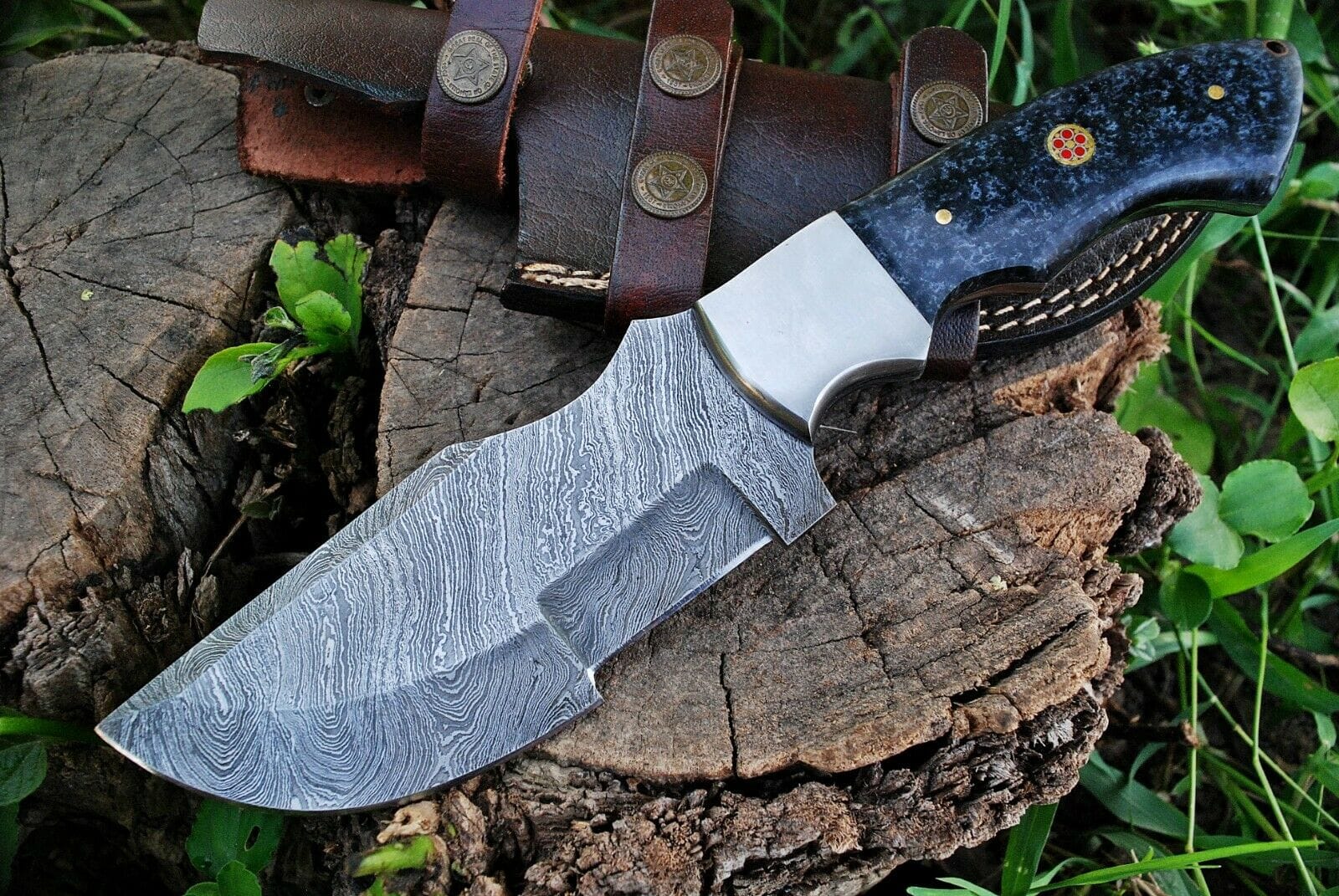 KBS Knives Store Damascus Knife Resin-Handled Damascus Steel Tracker Knife - 10" Overall Length, Handmade Craftsmanship, Leather Sheath Included