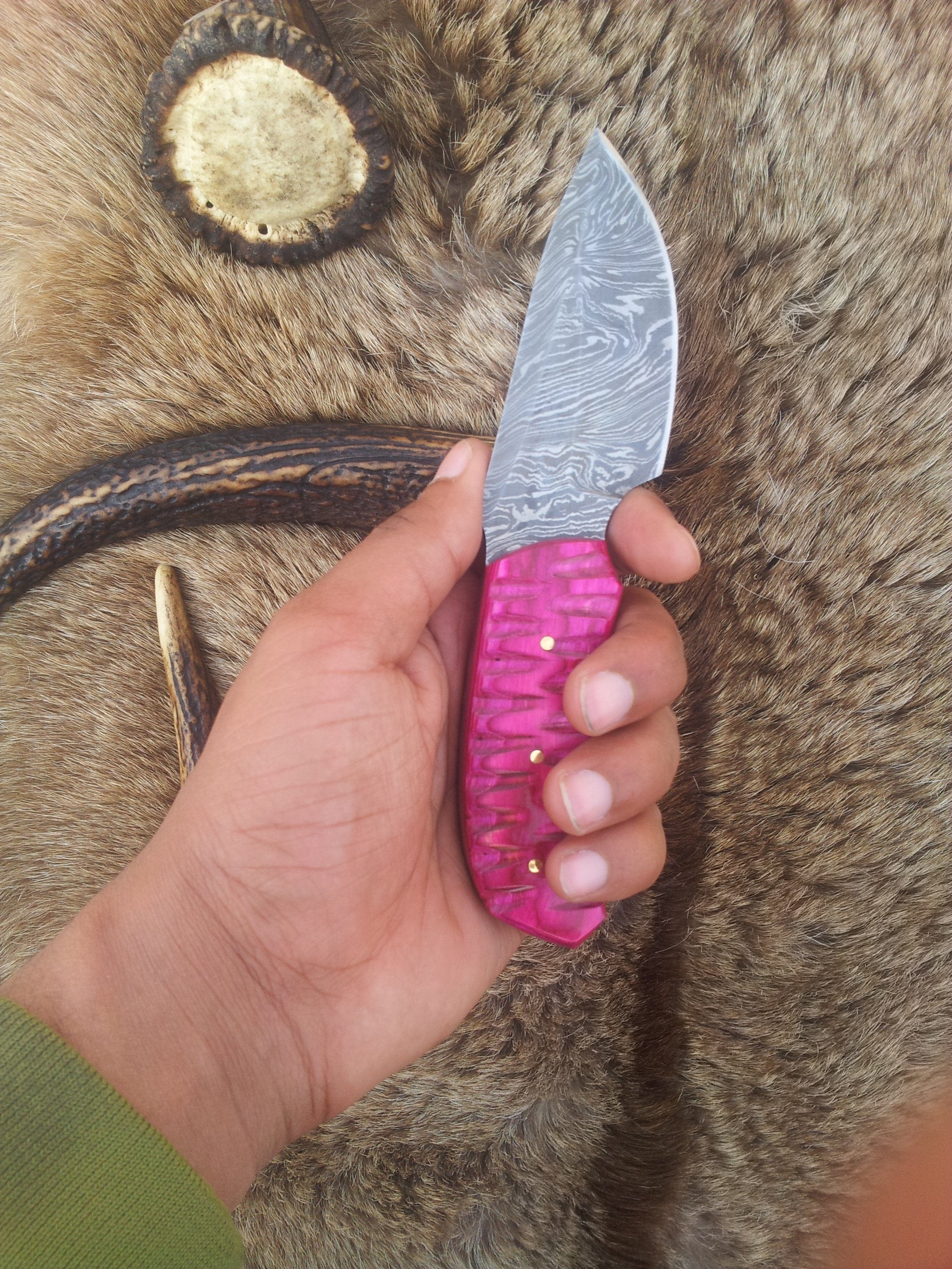 KBS Knives Store Skinner Knives Exotic Pink Pakka Wood Damascus Steel Drop Point Skinning Knife – 7 Inch Overall Length