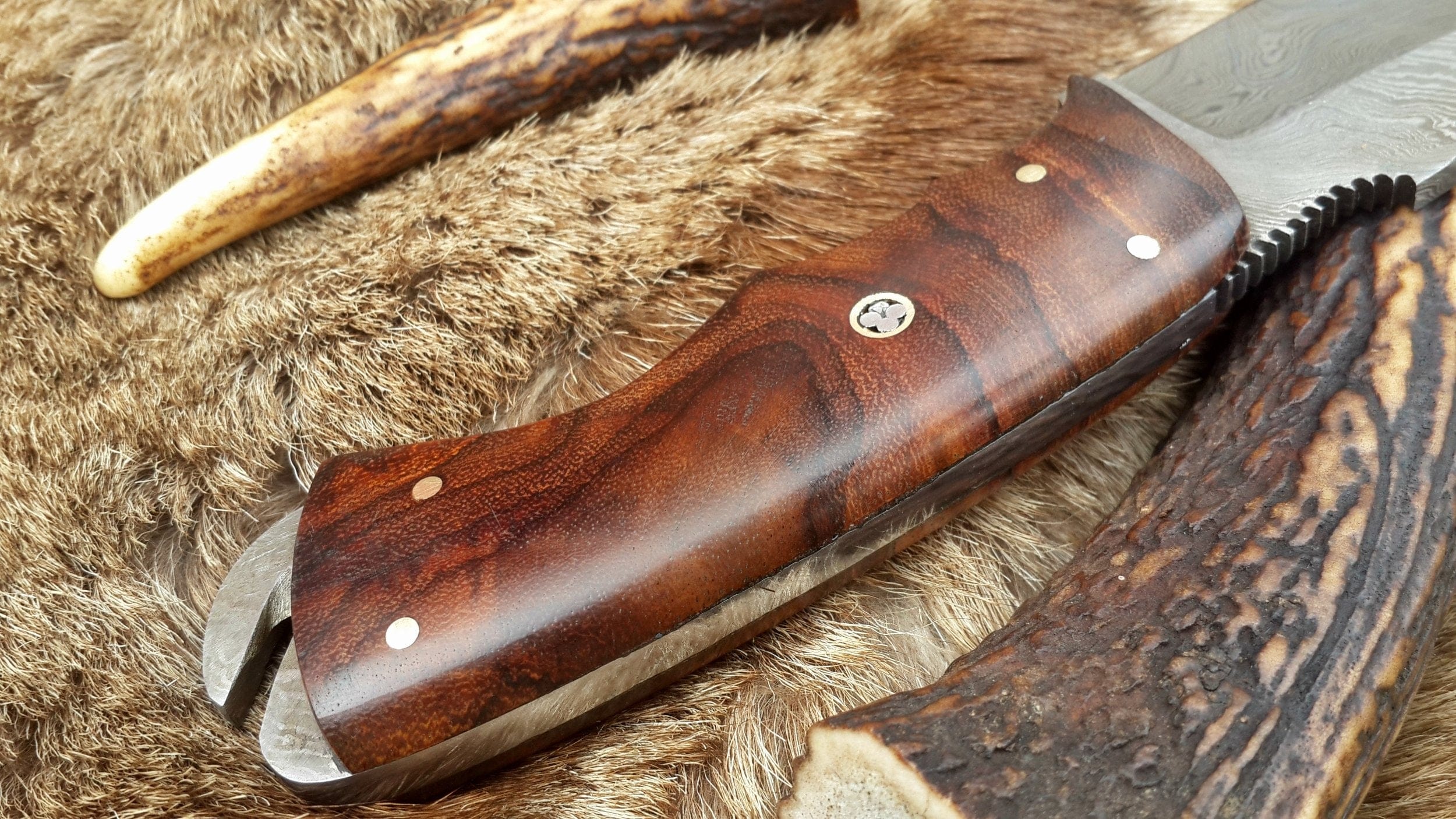 KBS Knives Store Skinner Knives Skinning Blade Custom Handmade Full Tang Damascus Steel with Rosewood Handle, 7.5-inch - The Rosewood Edge