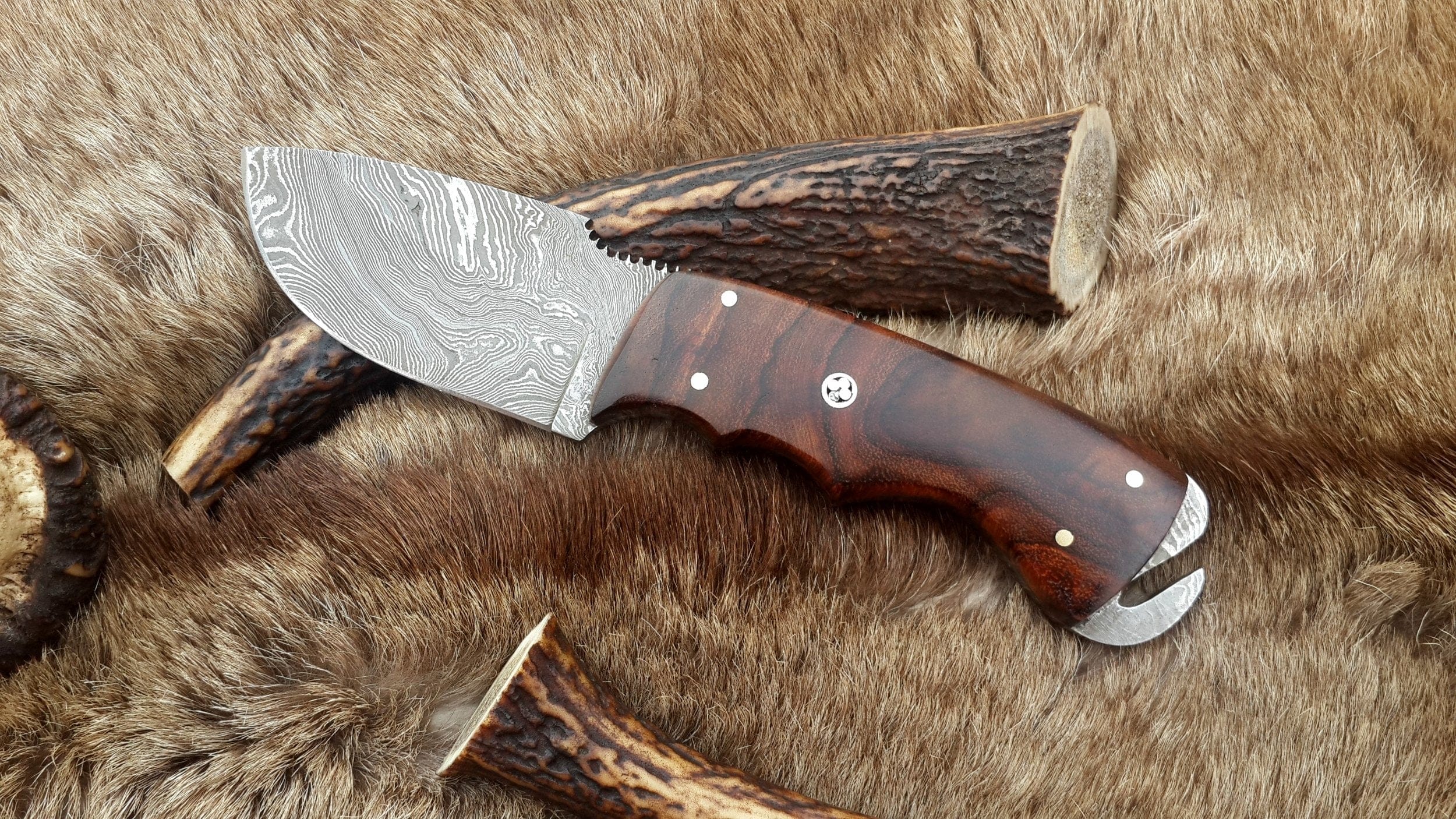 KBS Knives Store Skinner Knives Skinning Blade Custom Handmade Full Tang Damascus Steel with Rosewood Handle, 7.5-inch - The Rosewood Edge