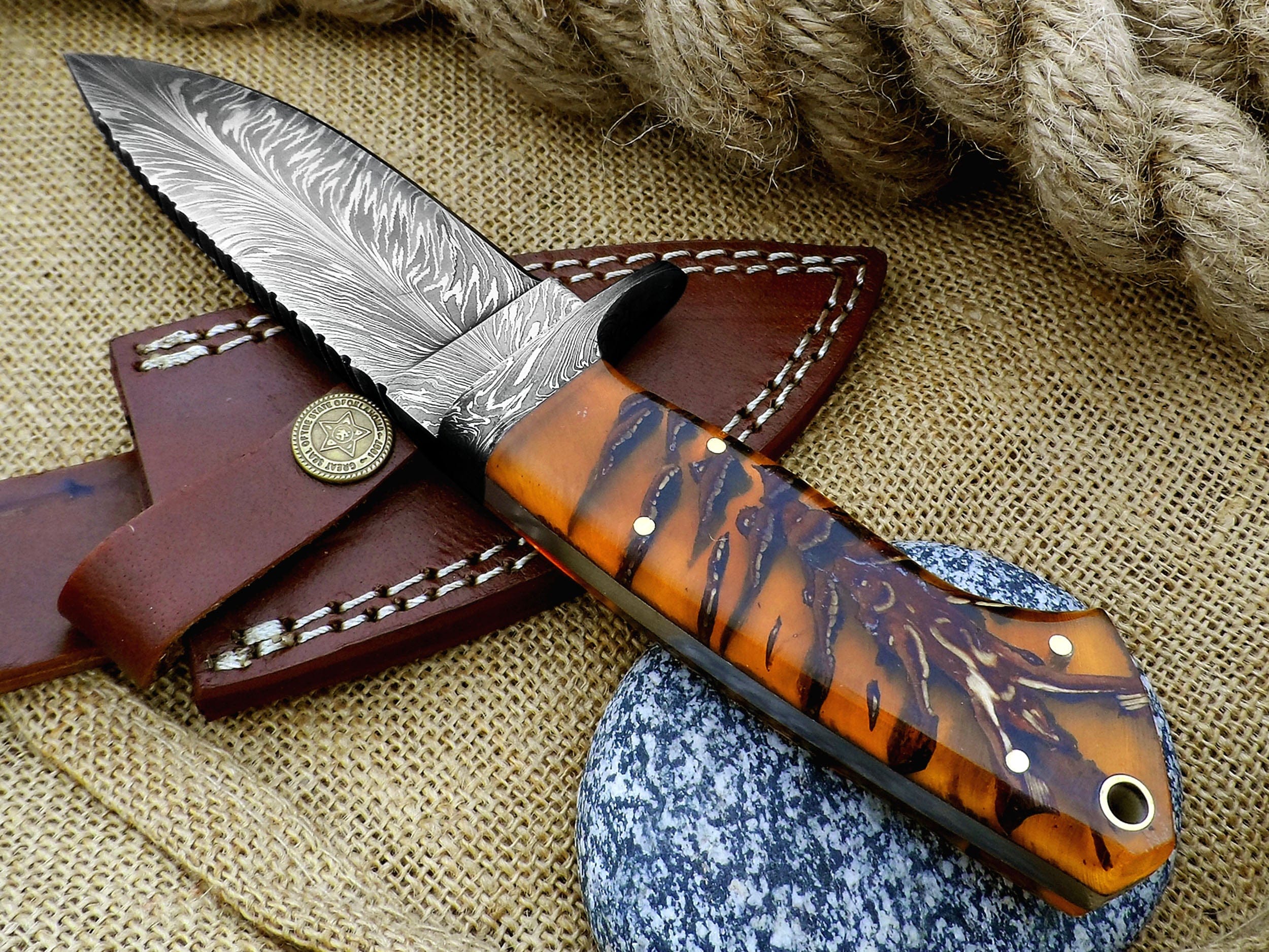 MALIKA KNIVES simple Best Deer Skinning Knife - Feather Damascus Pinecone Handle