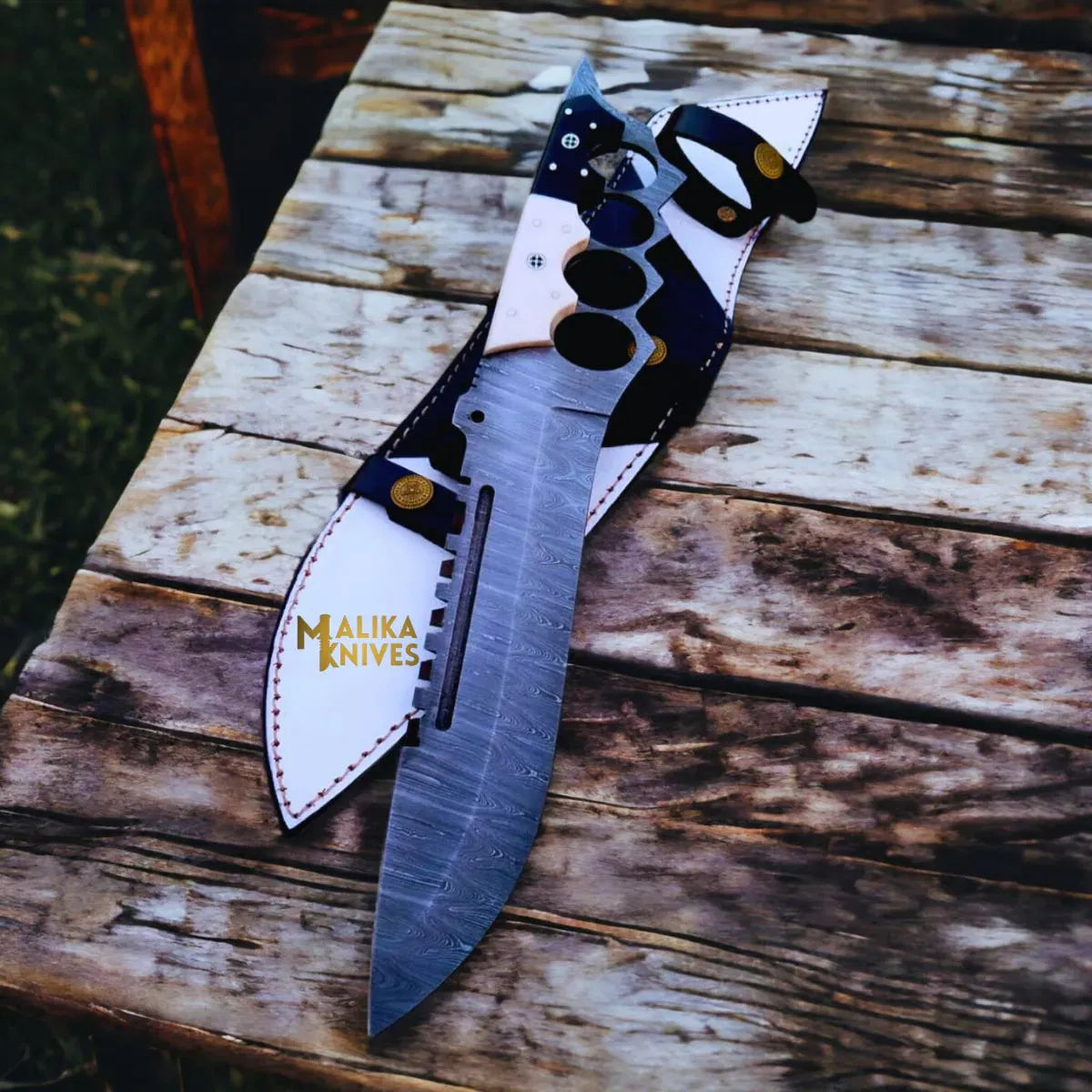 MALIKA KNIVES simple Black White Damascus Knuckle Bowie Knife Resin Handle
