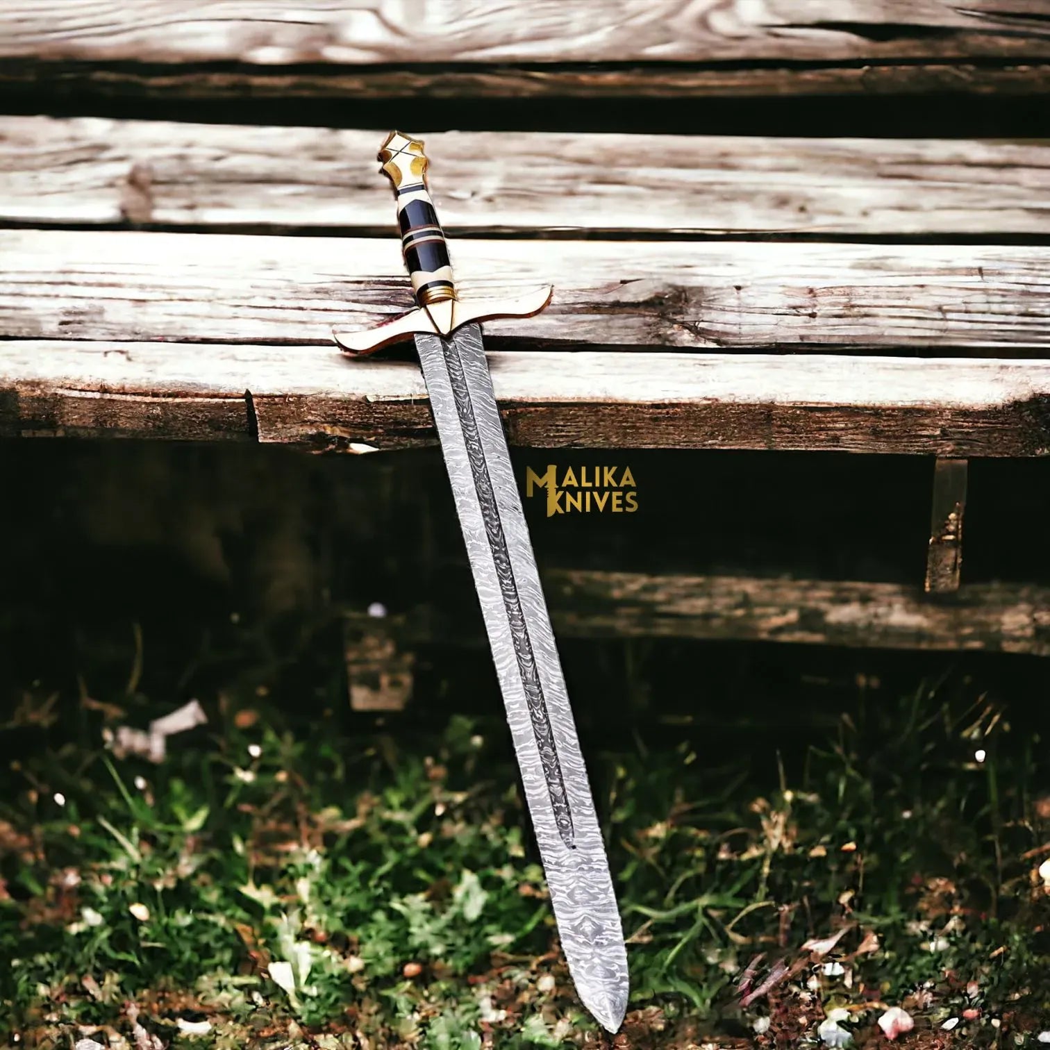 MALIKA KNIVES simple Damascus Battle Medieval sword with Leather sheath-908