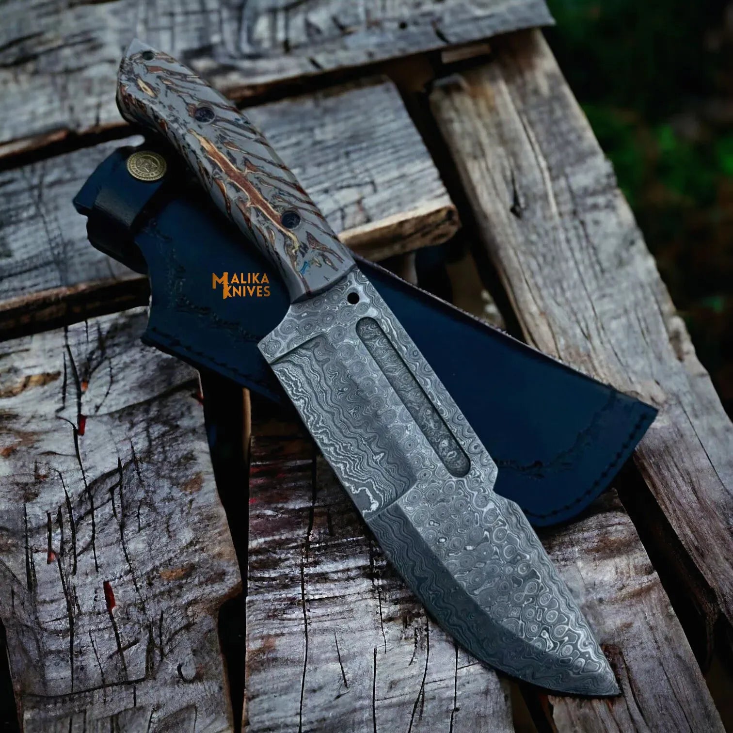 MALIKA KNIVES simple Damascus Bowie Knife Pine Cone Resin Handle