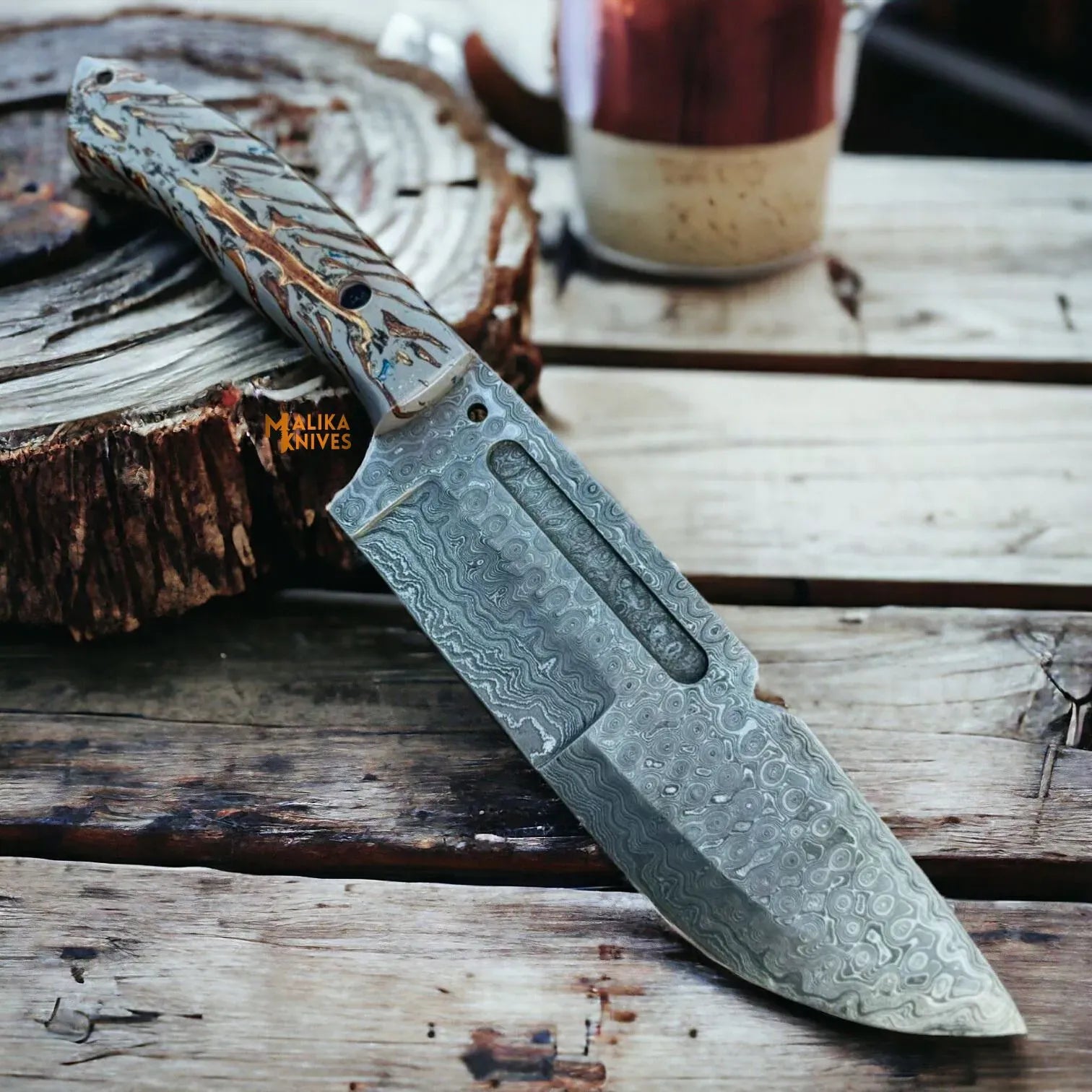 MALIKA KNIVES simple Damascus Bowie Knife Pine Cone Resin Handle