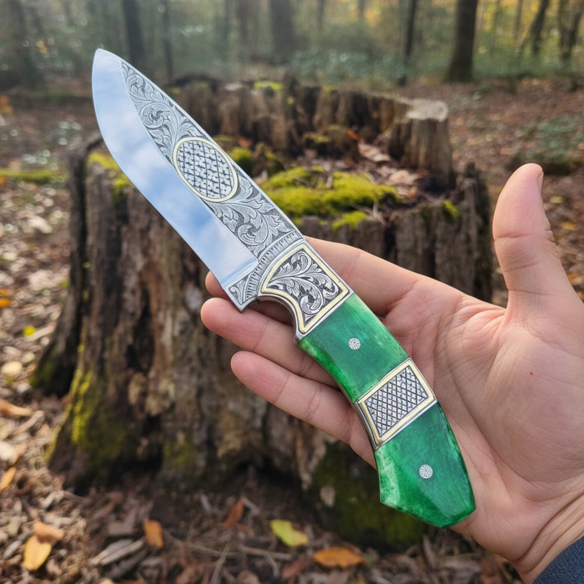 MALIKA KNIVES simple Engraved D2 Hunting Knife Brass Inlay Camel Bone