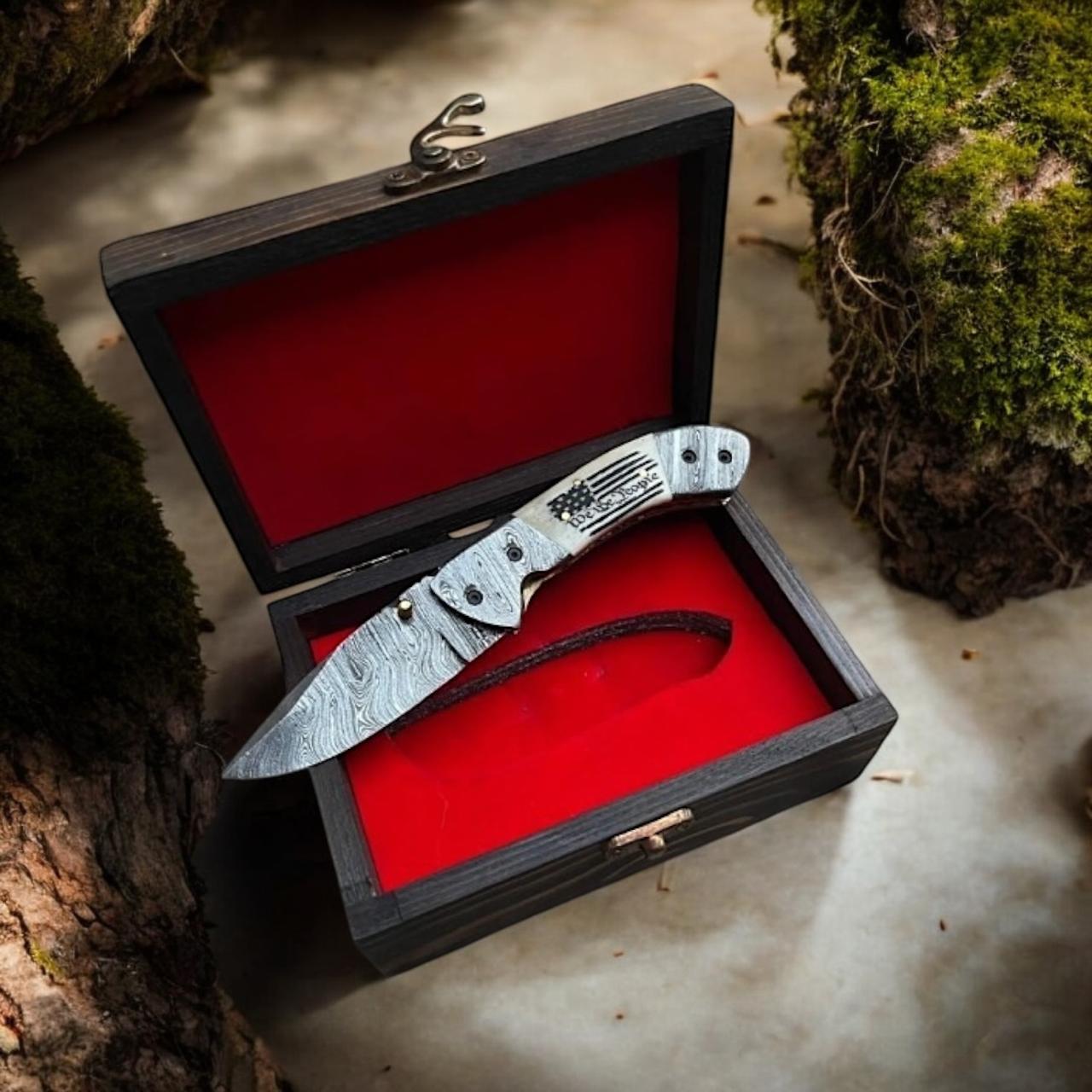 MALIKA KNIVES simple With Leather sheath + Wooden Box Damascus Folding Knife with Camel Bone Handle | Hand-Engraved People’s Flag | EDC Knife with Gift Box