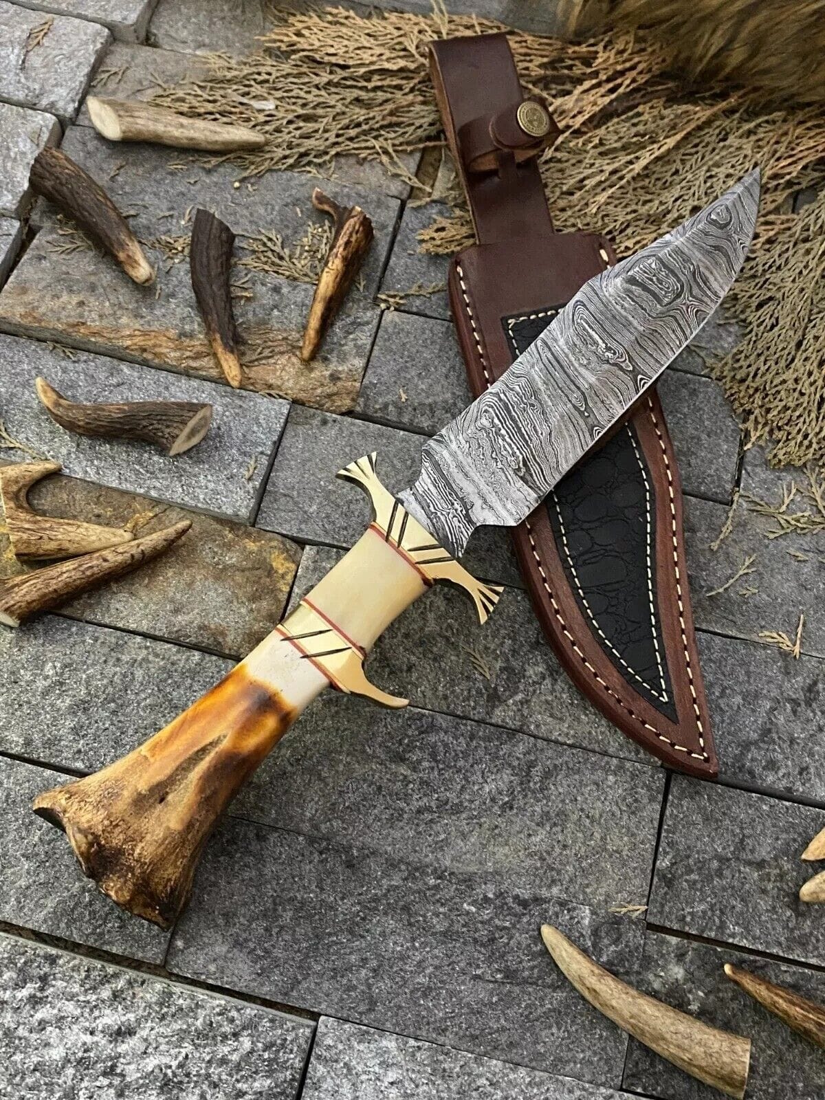 Texan Knives Bowie Knives Custom Handmade Damascus Steel Bowie Knife – 13-Inch Blade with Bone and Brass Guard Handle, Includes Leather Sheath