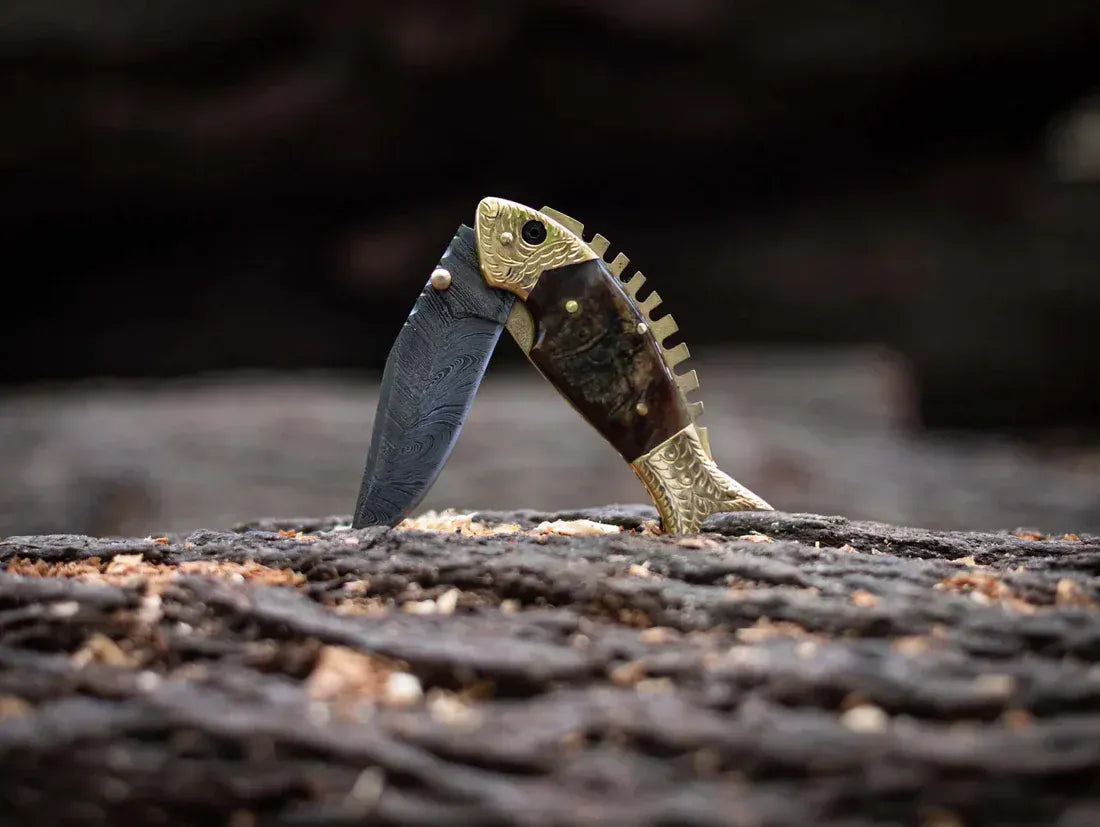Texan Knives folding knives Custom Handmade Fish Style Damascus Steel Folding Knife with Sheep Horn & Brass Handle - Includes Leather Sheath