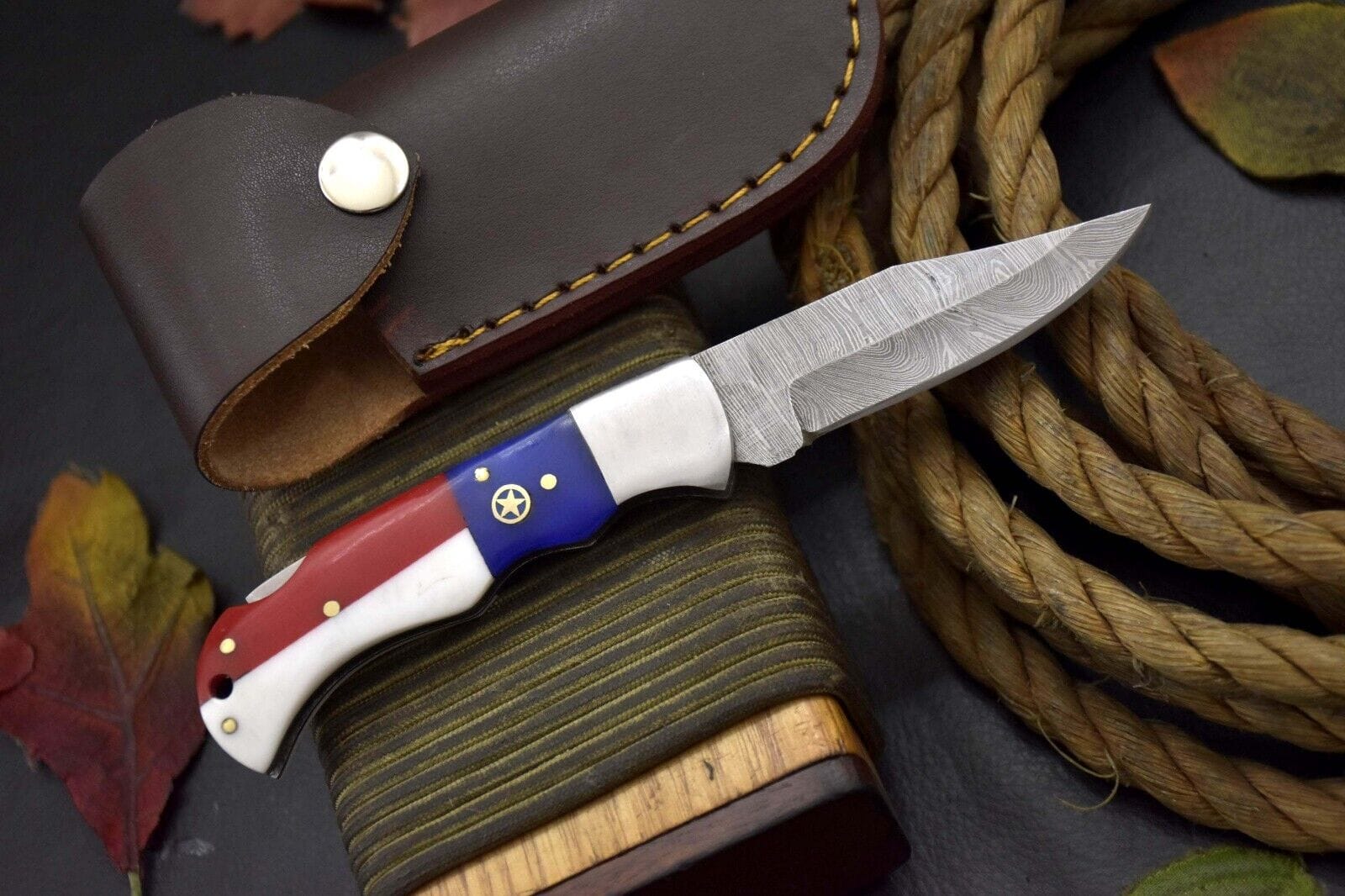 Texan Knives Folding Knives Handcrafted Damascus Steel Pocket Knife – Texas Flag Handle & Leather Sheath | Collectible EDC Gift