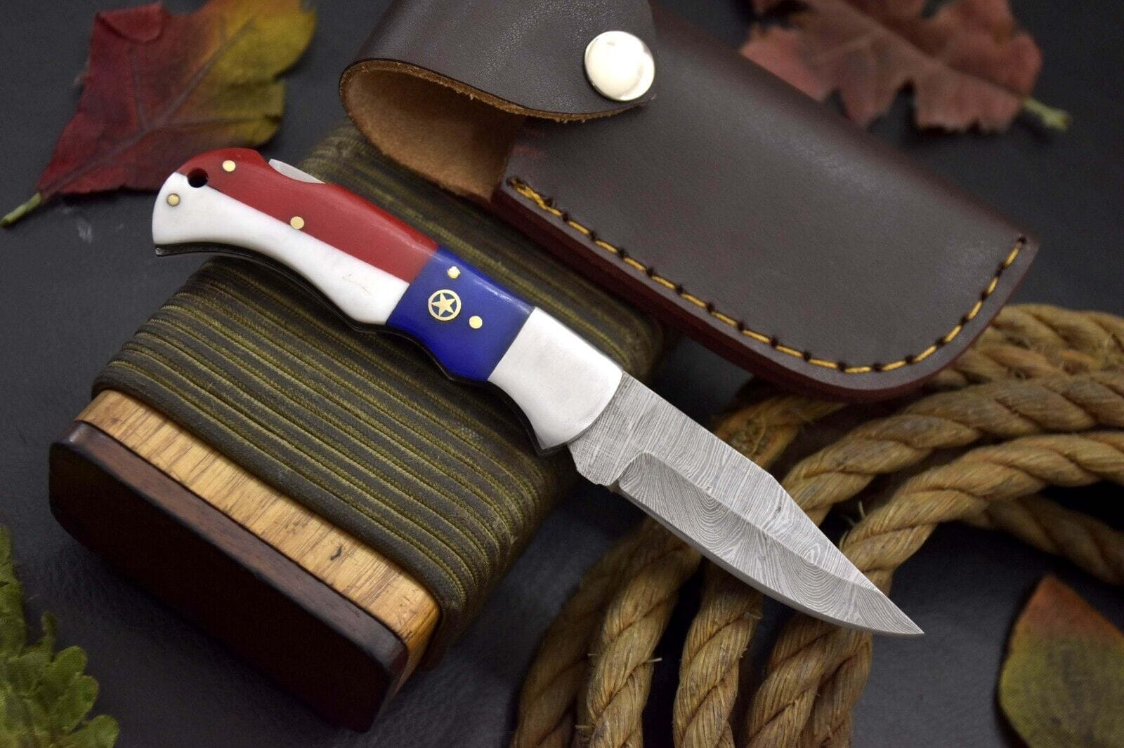 Texan Knives Folding Knives Handcrafted Damascus Steel Pocket Knife – Texas Flag Handle & Leather Sheath | Collectible EDC Gift