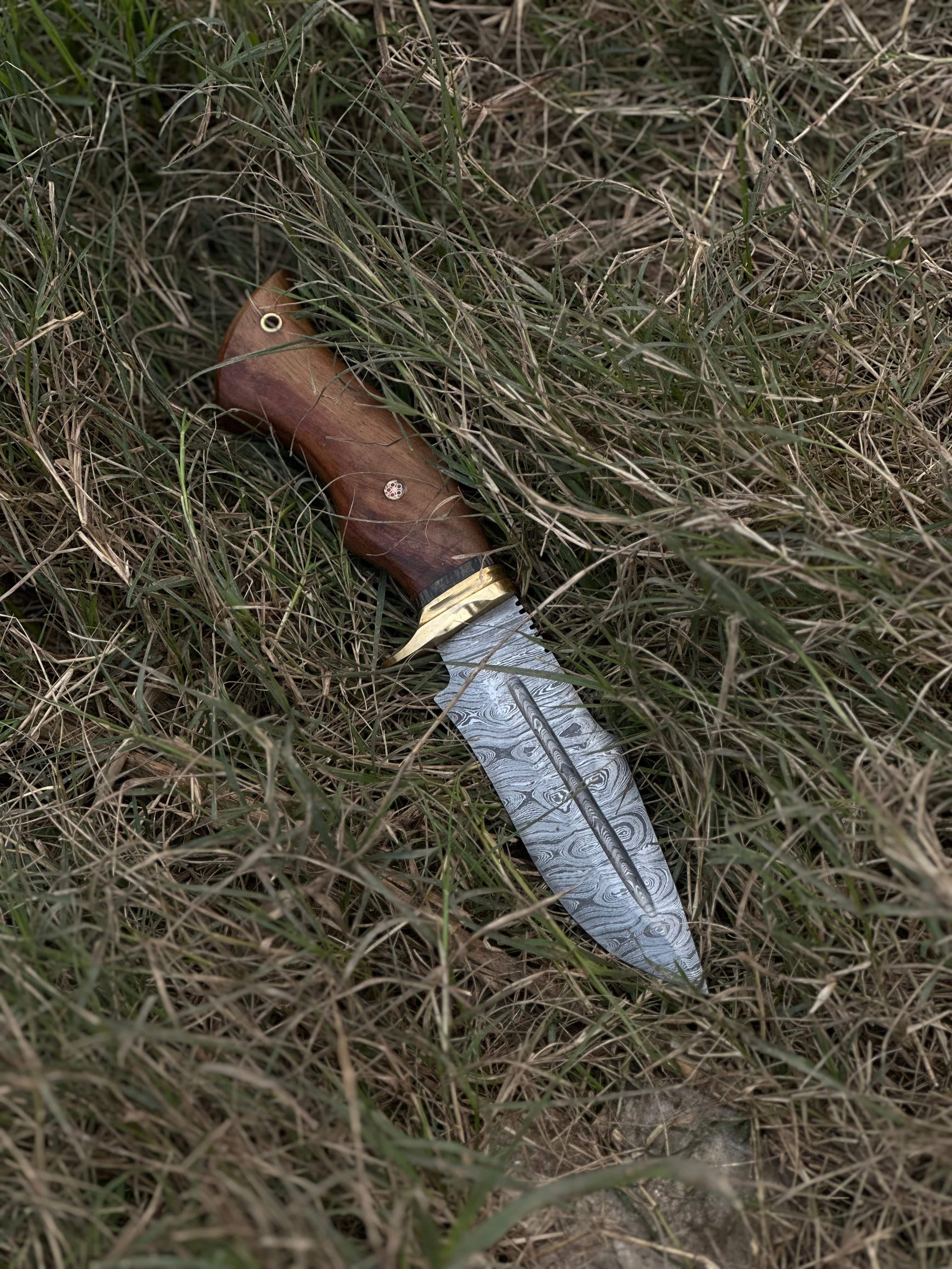 Texan Knives folding knives Hunting Blade – 10" Damascus Steel Knife with Rosewood Handle, Brass Guard & Leather Sheath