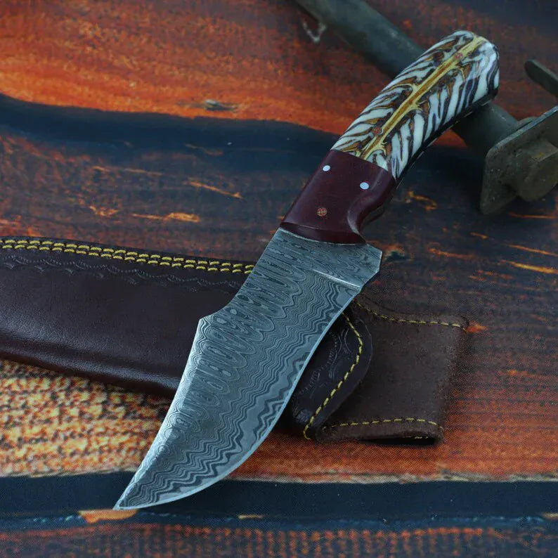 Texan Knives Hunting Knives Best Knives for Hunting – 8.5" Damascus Steel Blade with Pine Cone Resin Handle & Leather Sheath