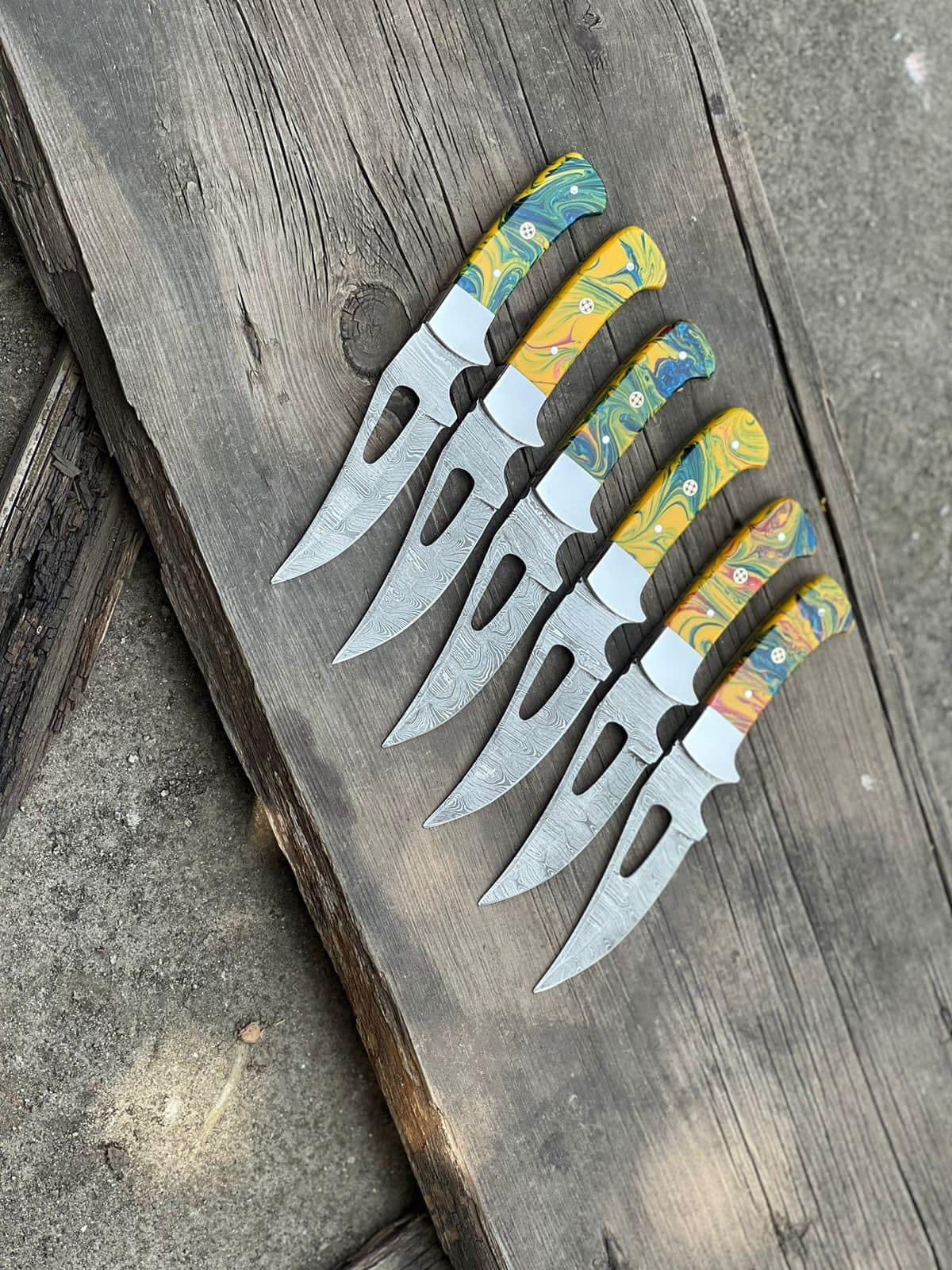 Texan Knives Hunting Knives Custom Handmade Damascus Skinning Knife with Resin Handle
