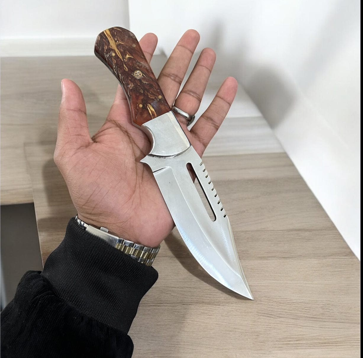 Texan Knives Hunting Knives D2 Steel Hunting Knife with Pine Cone Handle & Leather Case