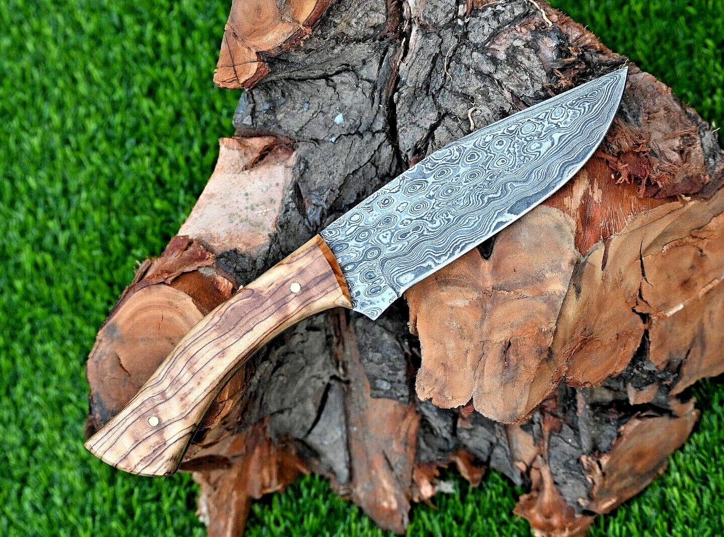 Texan Knives Hunting Knives Exquisite 10-Inch Damascus Steel Hunting Knife with Rosewood Handle & Leather Sheath – Ideal Gift for Outdoorsmen