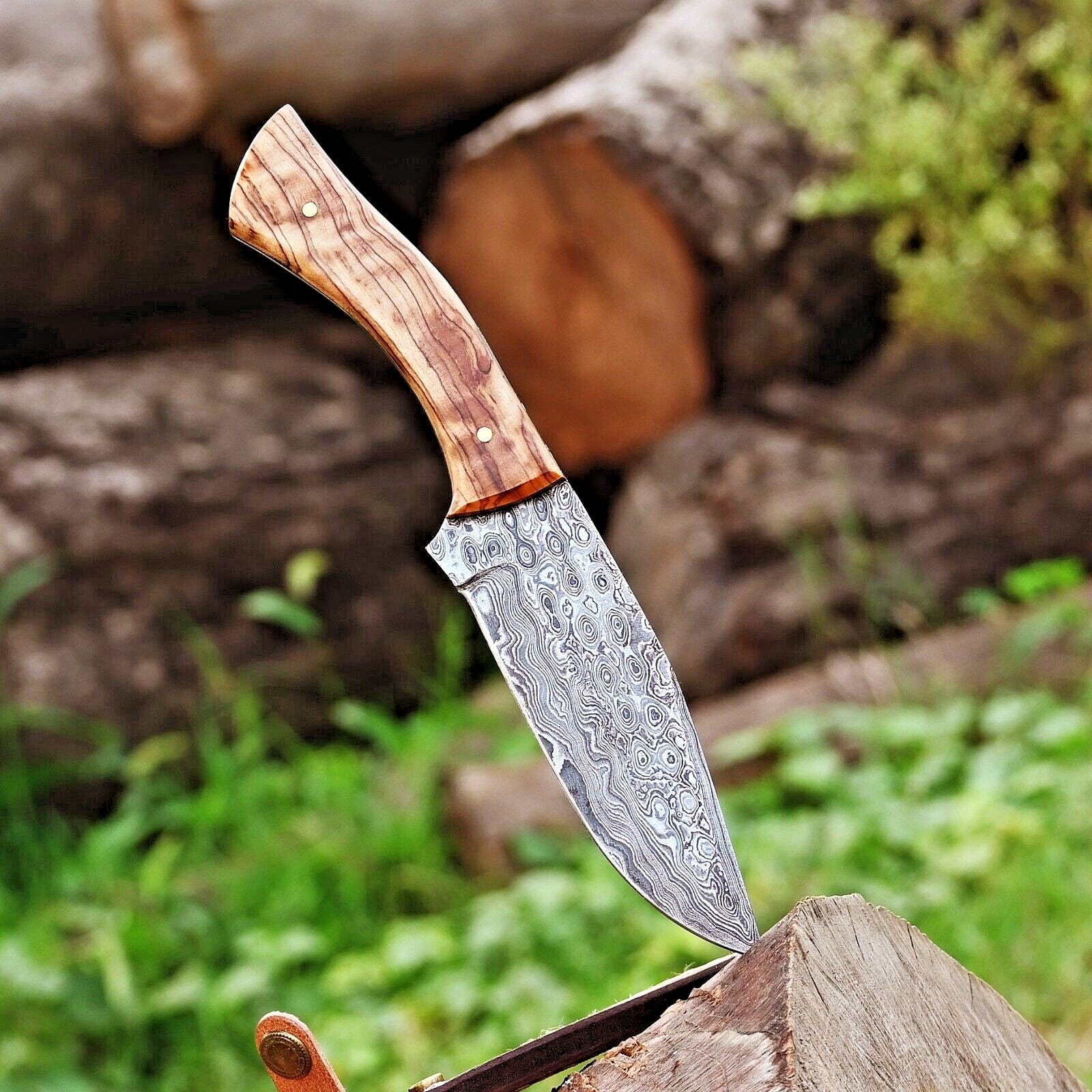 Texan Knives Hunting Knives Exquisite 10-Inch Damascus Steel Hunting Knife with Rosewood Handle & Leather Sheath – Ideal Gift for Outdoorsmen