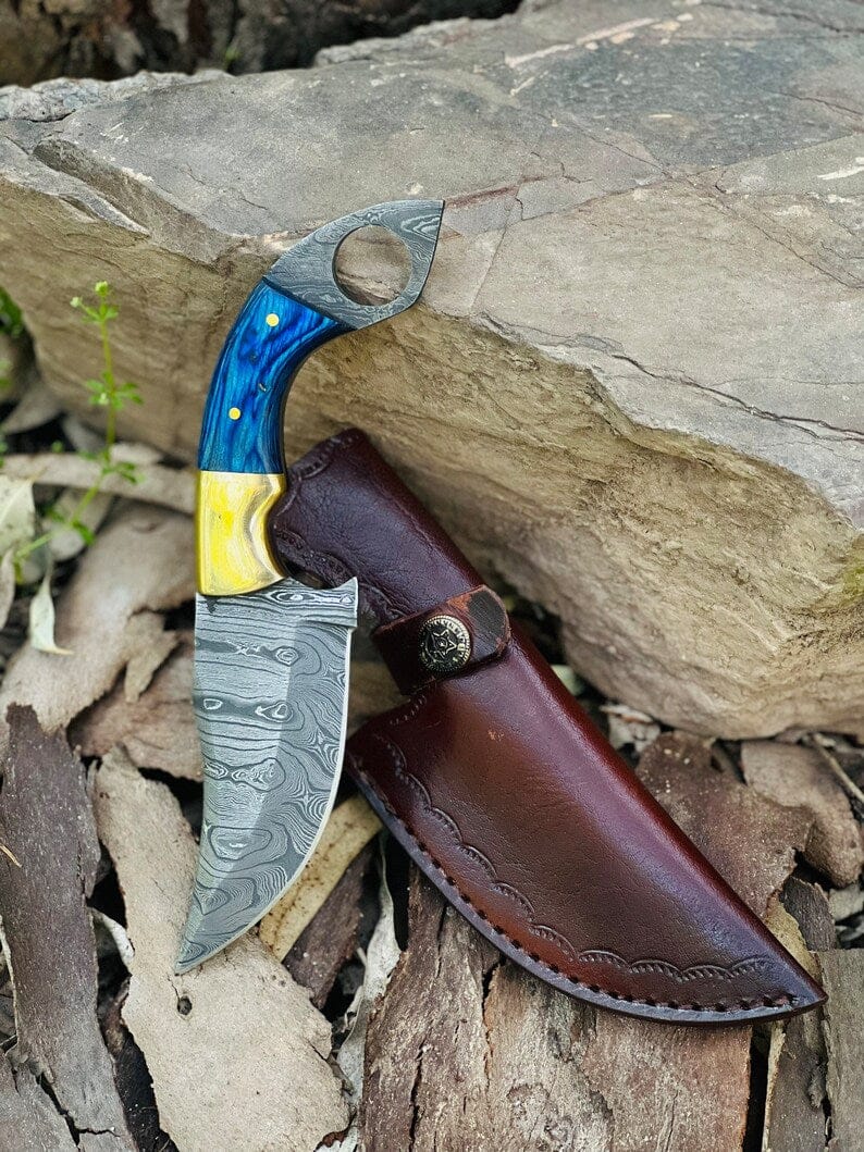 Texan Knives Hunting Knives Skinning Knife – 8.5" Damascus Steel Blade with Pakkawood Handle, Brass Bolster & Leather Sheath