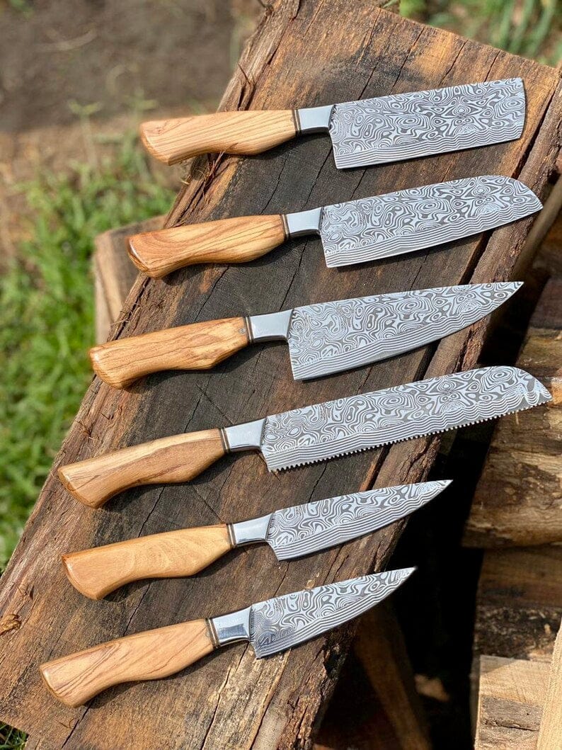 Texan Knives Kitchen knives set Sharp Kitchen Knife Set – 13" Damascus Steel Blade, Olivewood Handle & Leather Sheath