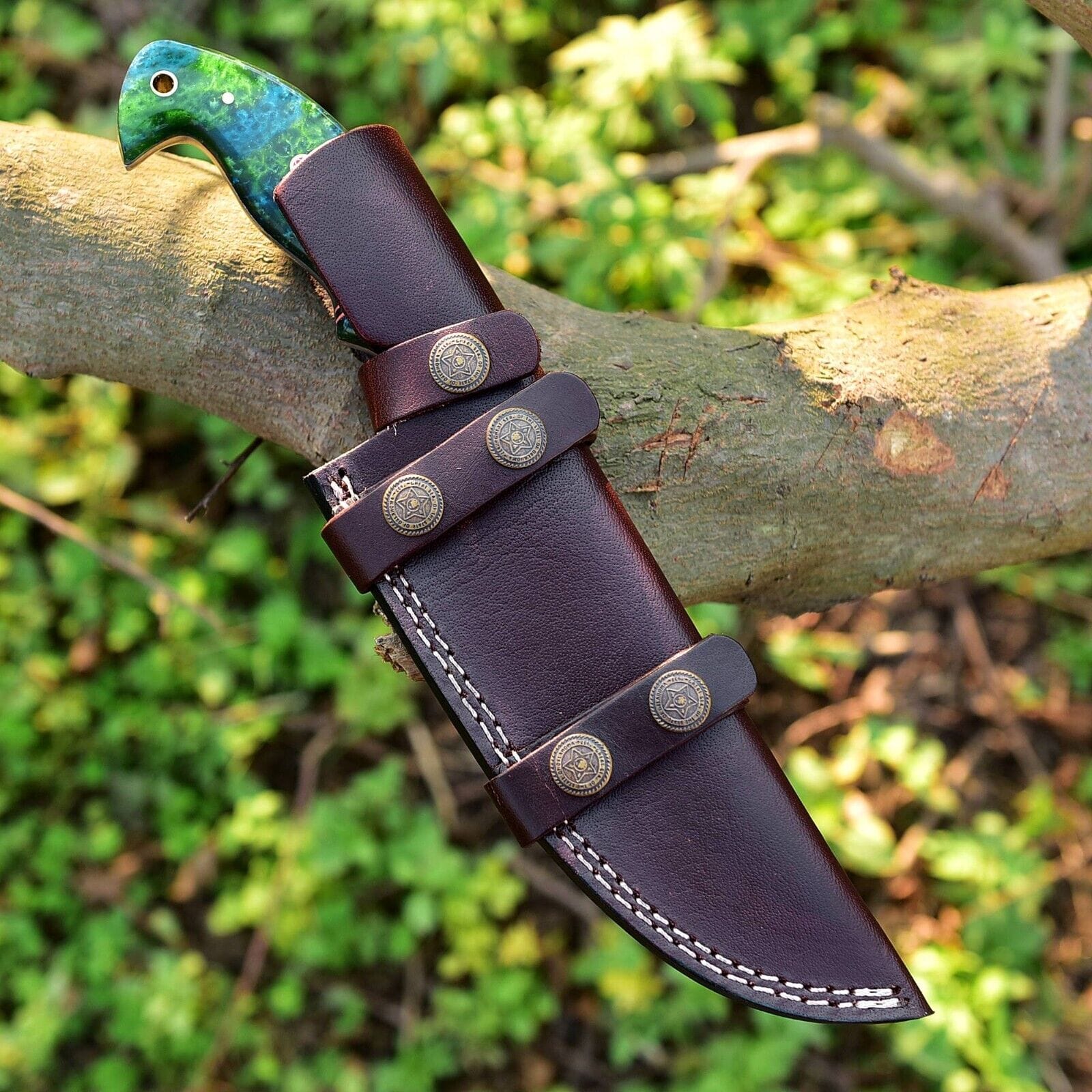 Texan Knives skinning knives Custom Handmade Damascus Skinning Knife – 4.5" Resin Handle Blade for Seasonal Hunts