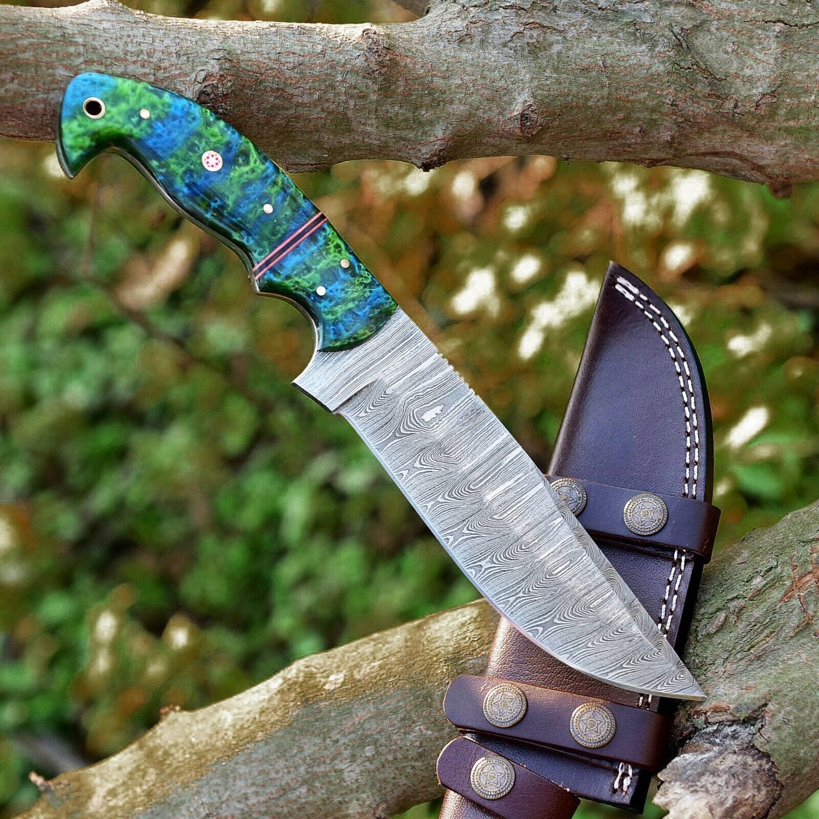 Texan Knives skinning knives Custom Handmade Damascus Skinning Knife – 4.5" Resin Handle Blade for Seasonal Hunts