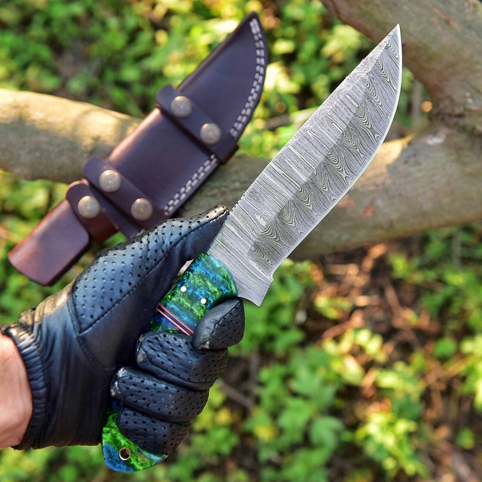 Texan Knives skinning knives Custom Handmade Damascus Skinning Knife – 4.5" Resin Handle Blade for Seasonal Hunts