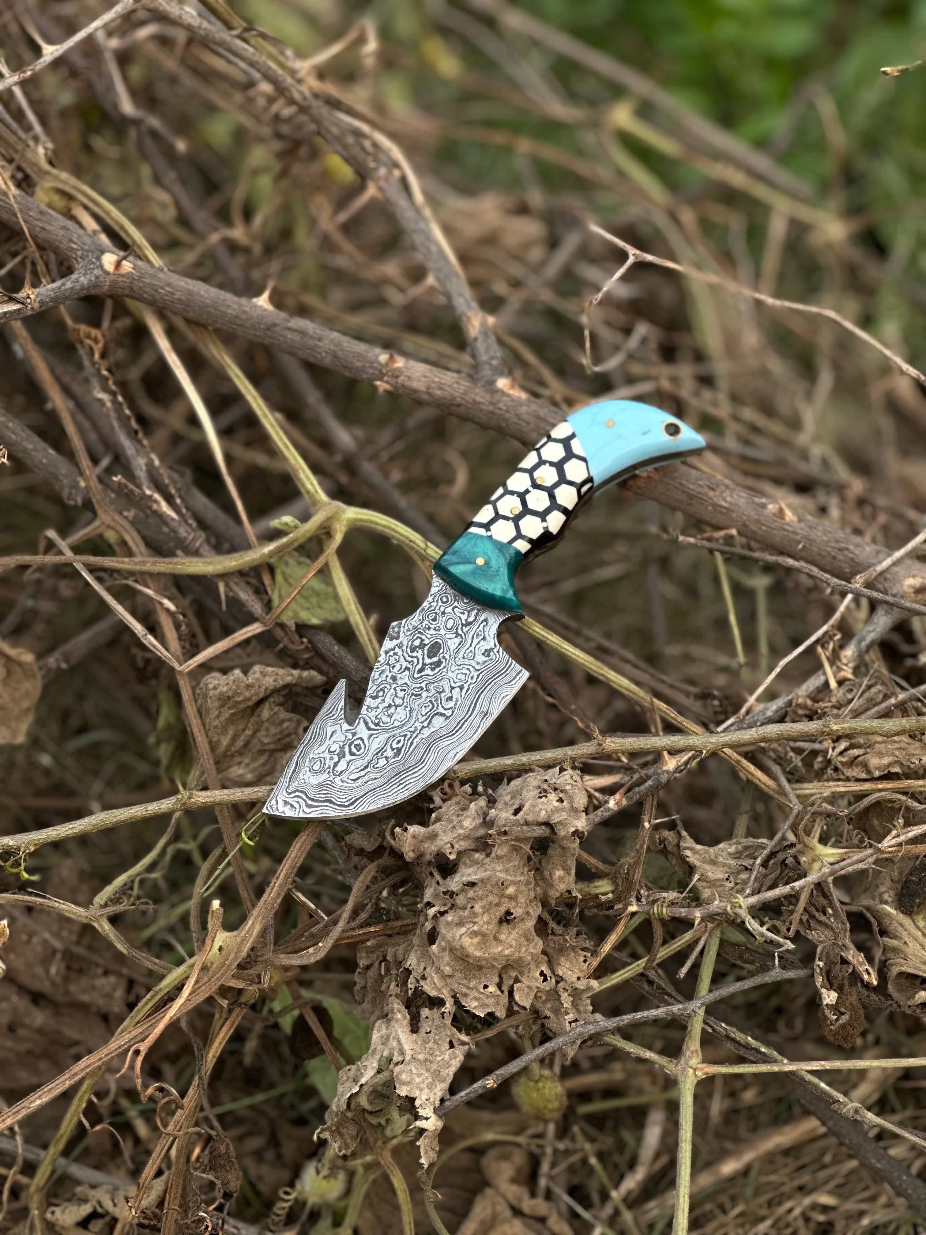 Texan Knives skinning knives Custom Handmade Damascus Steel Guthook Skinning Knife – Resin Handle 7.5” with Leather Sheath