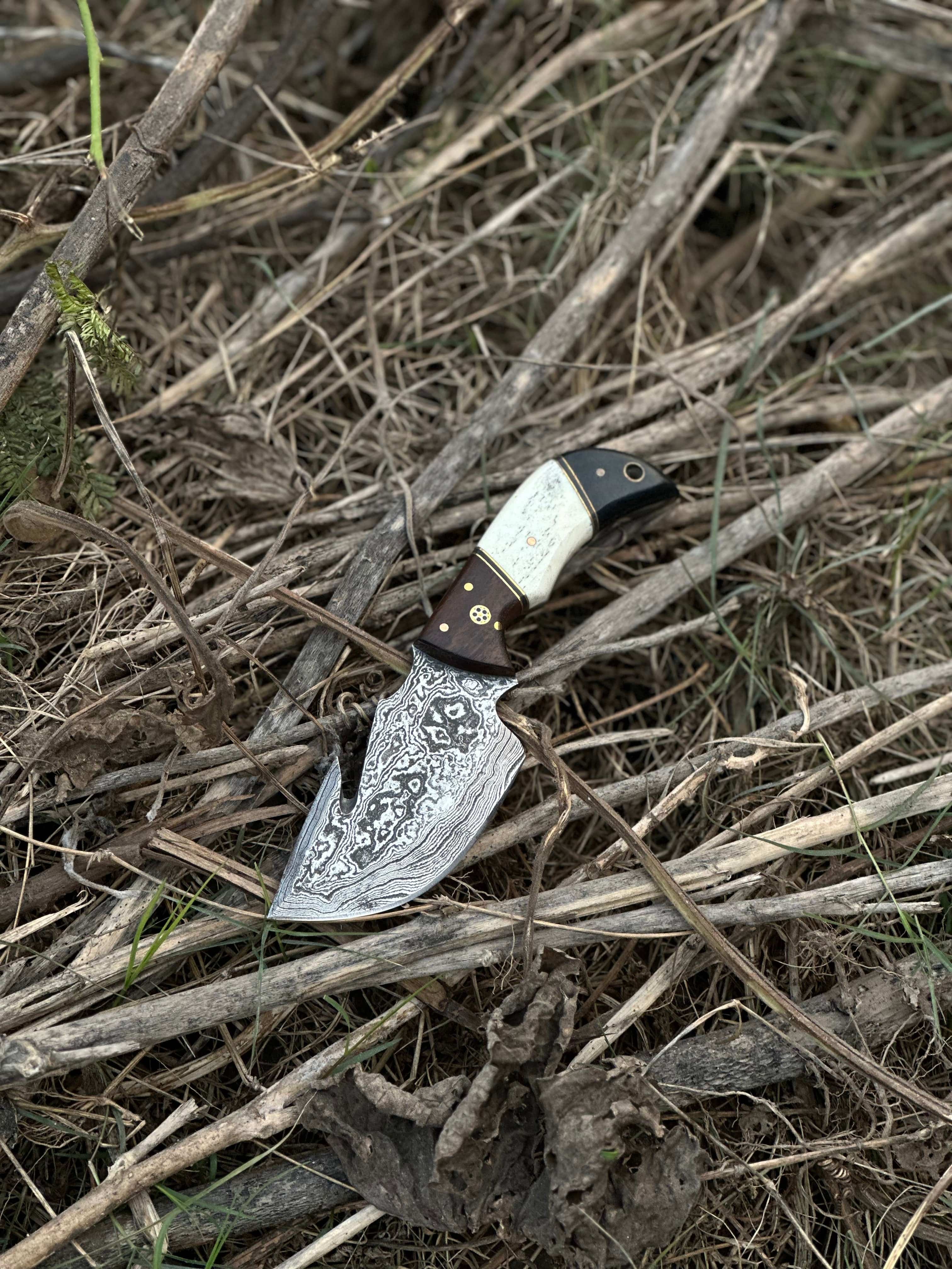 Texan Knives skinning knives Custom Handmade Damascus Steel Guthook Skinning Knife with Rosewood, Camel Bone & Black Sheet Handle - 7.5” with Leather Sheath