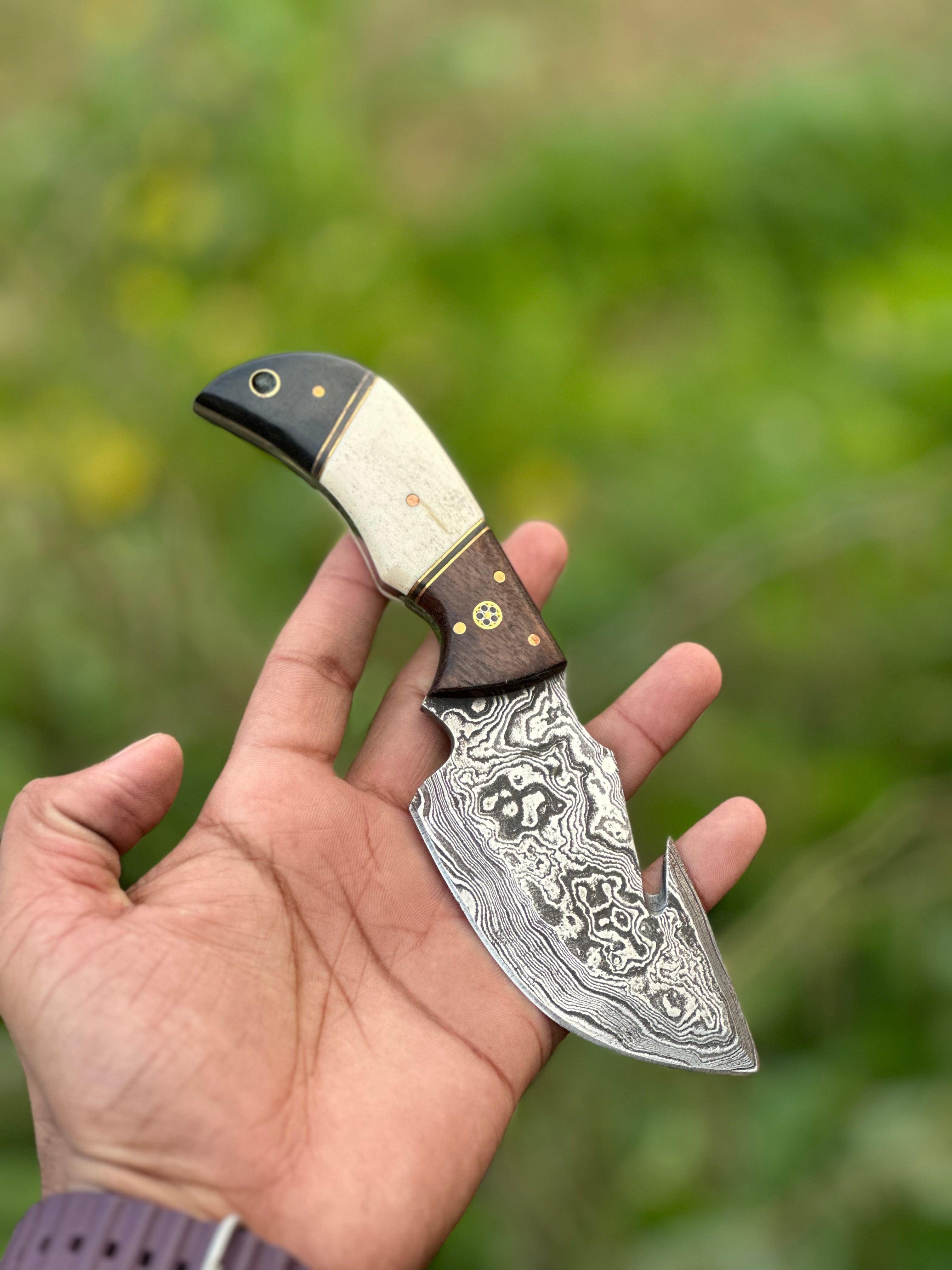 Texan Knives skinning knives Custom Handmade Damascus Steel Guthook Skinning Knife with Rosewood, Camel Bone & Black Sheet Handle - 7.5” with Leather Sheath