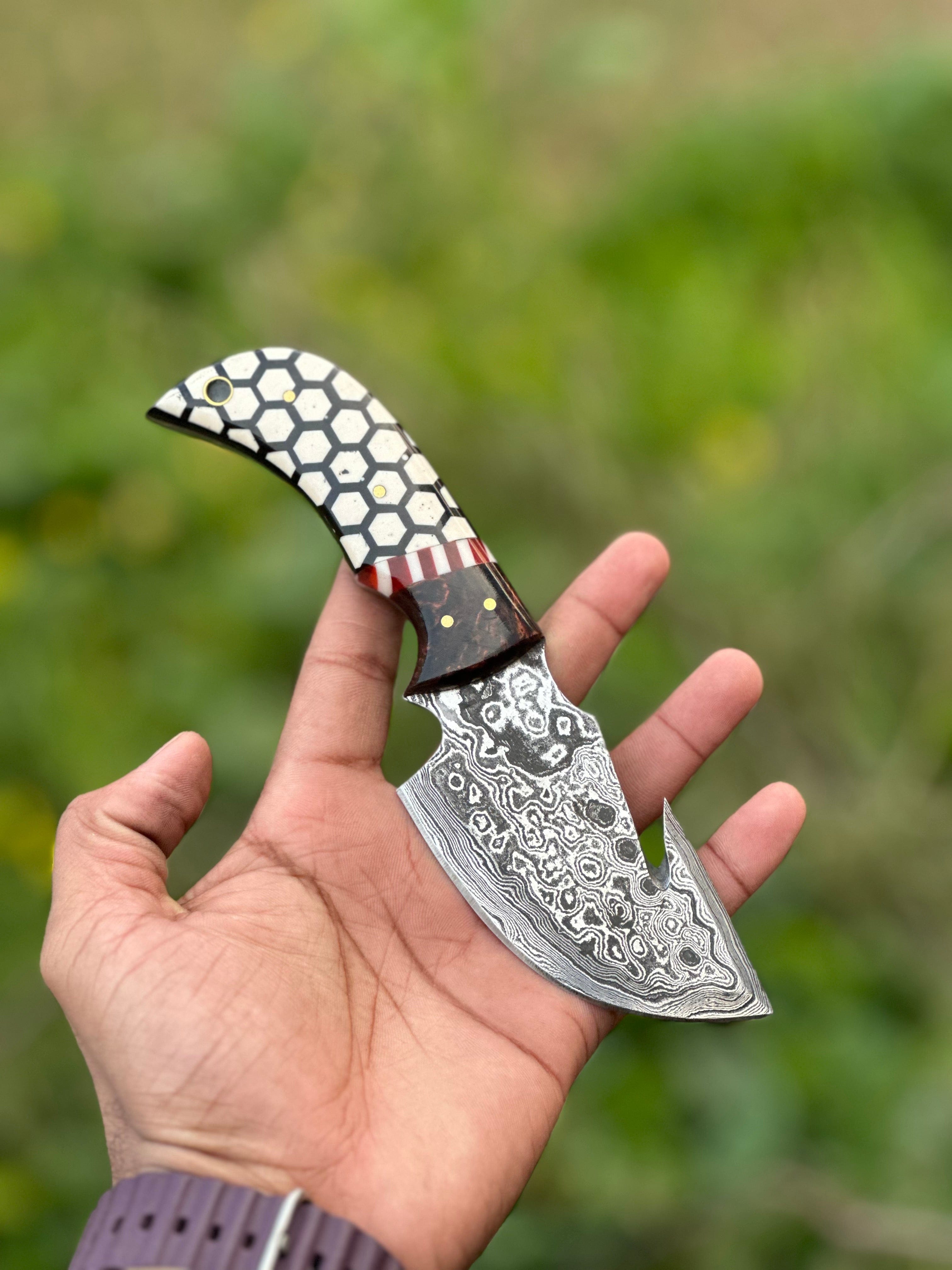 Texan Knives skinning knives Custom Handmade Damascus Steel Guthook Skinning Knife with Rosewood & Resin Handle - 7.5” with Leather Sheath