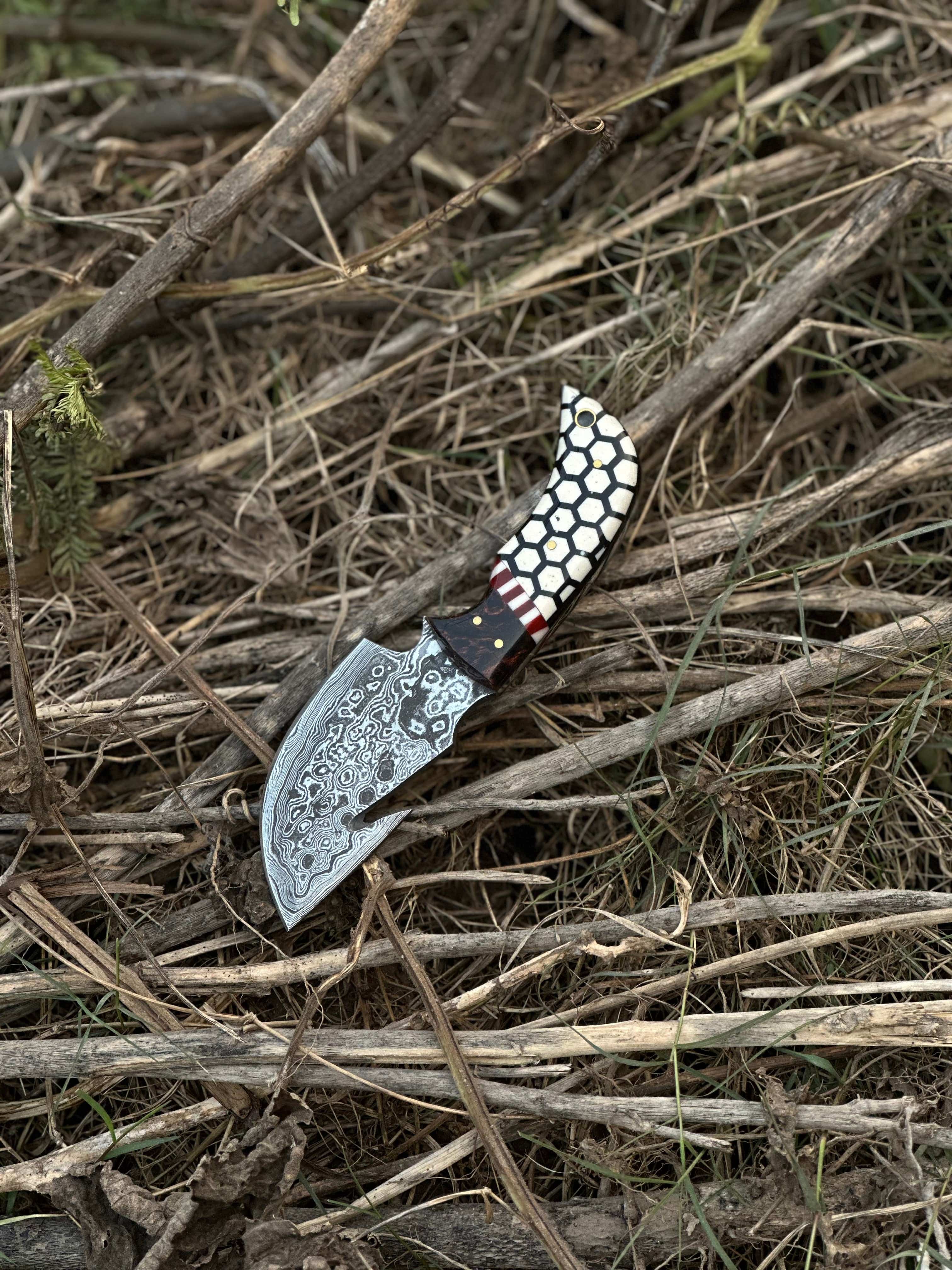 Texan Knives skinning knives Custom Handmade Damascus Steel Guthook Skinning Knife with Rosewood & Resin Handle - 7.5” with Leather Sheath