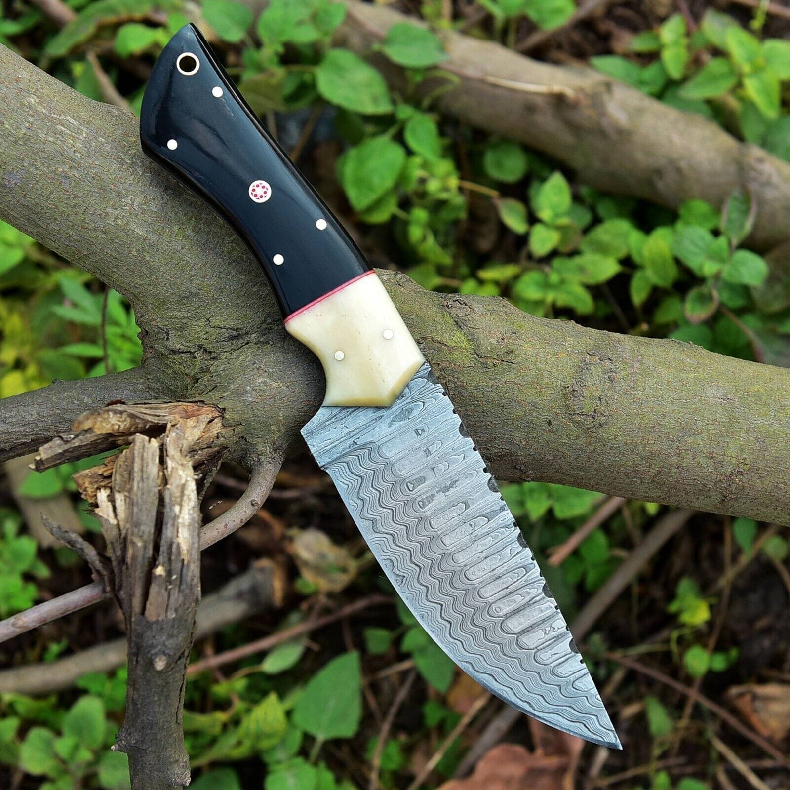 Texan Knives skinning knives Custom Handmade Skinning Knife - Damascus Steel Blade, Buffalo Horn & Camel Bone Handle