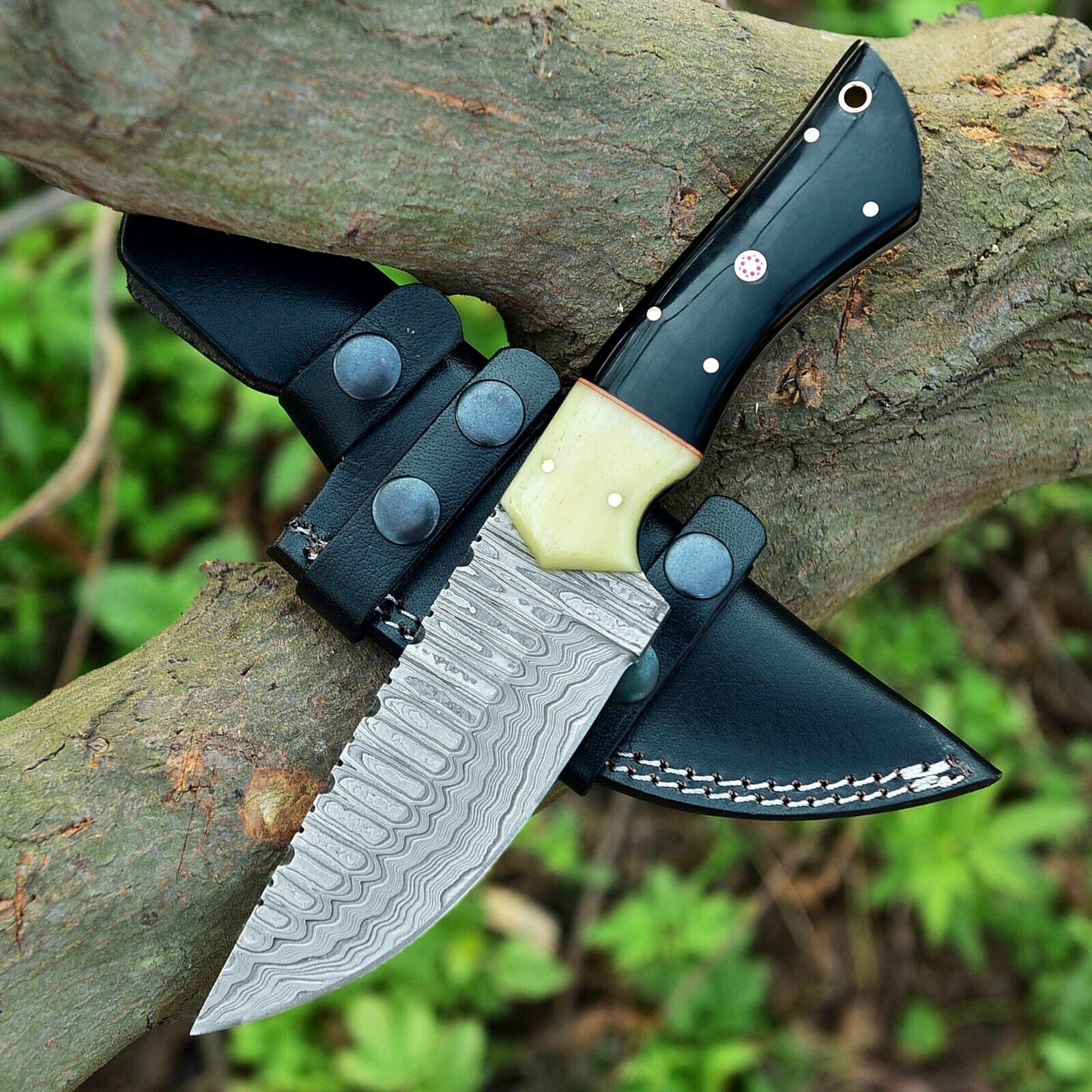 Texan Knives skinning knives Custom Handmade Skinning Knife - Damascus Steel Blade, Buffalo Horn & Camel Bone Handle