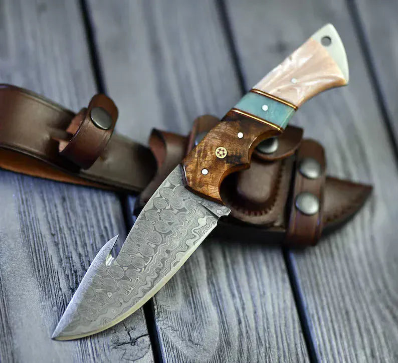 Texan Knives skinning knives Premium Damascus Guthook Skinning Knife – Rosewood & Bone Handle – 10” Hunting Essential