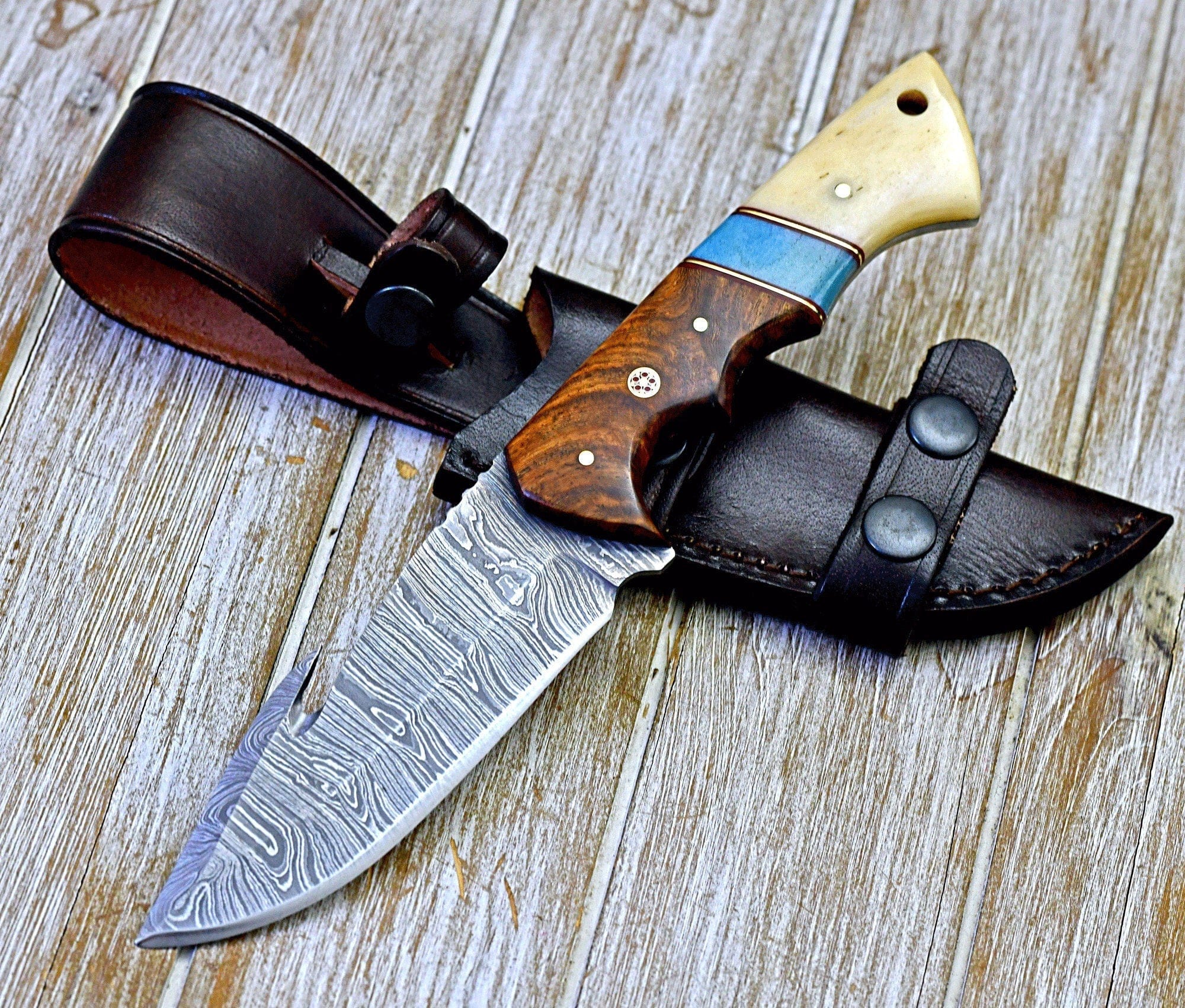 Texan Knives skinning knives Premium Damascus Guthook Skinning Knife – Rosewood & Bone Handle – 10” Hunting Essential