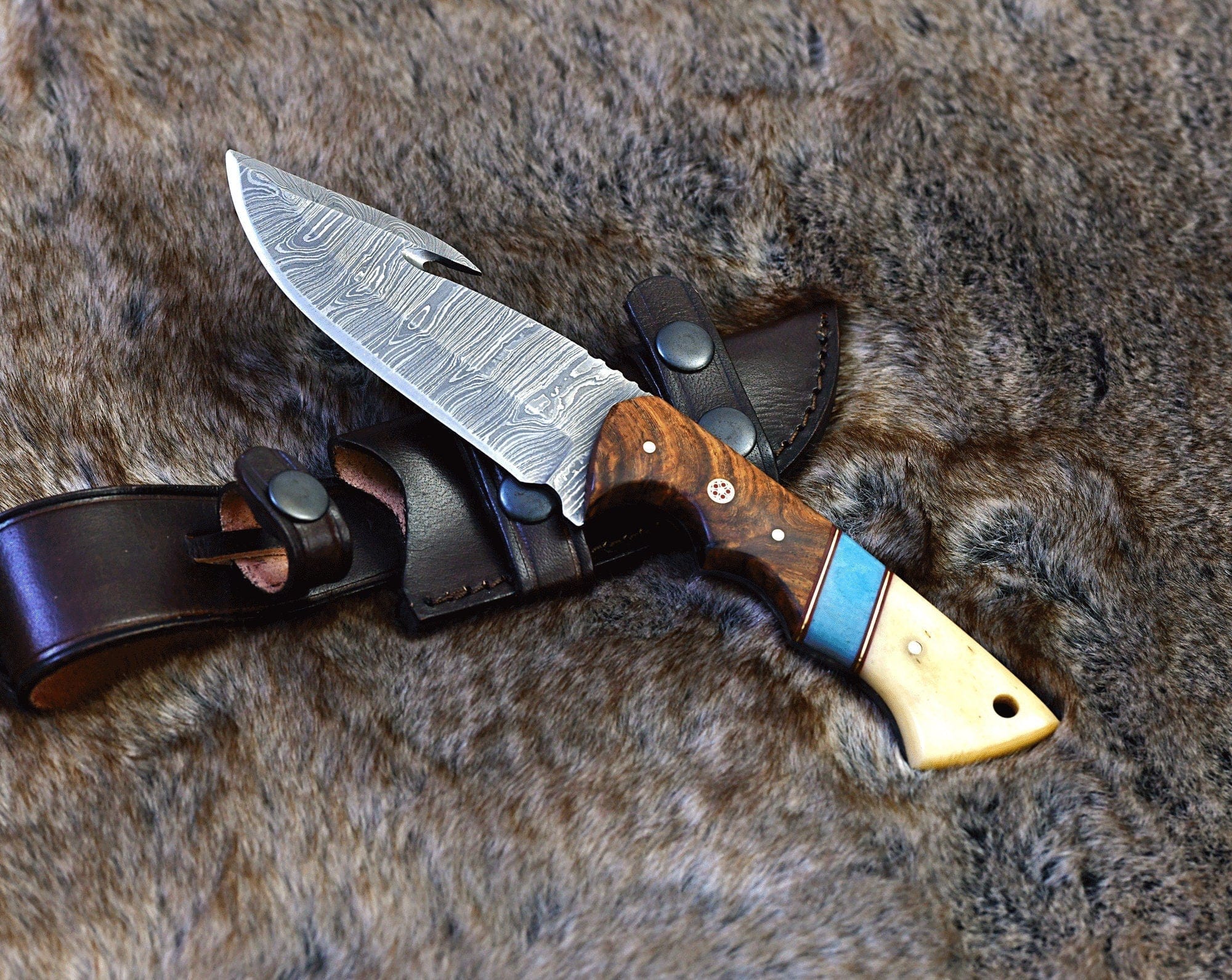 Texan Knives skinning knives Premium Damascus Guthook Skinning Knife – Rosewood & Bone Handle – 10” Hunting Essential