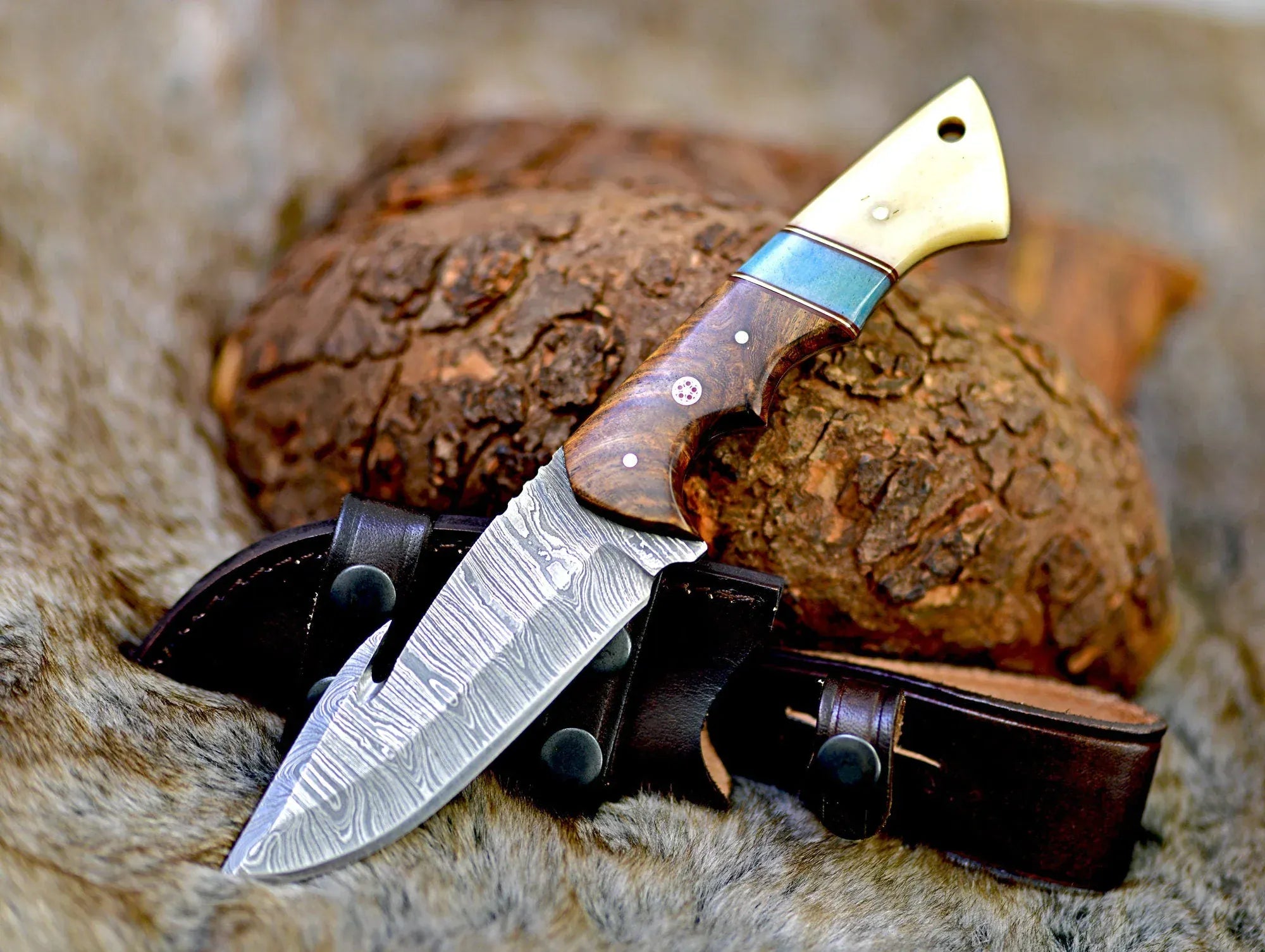 Texan Knives skinning knives Premium Damascus Guthook Skinning Knife – Rosewood & Bone Handle – 10” Hunting Essential