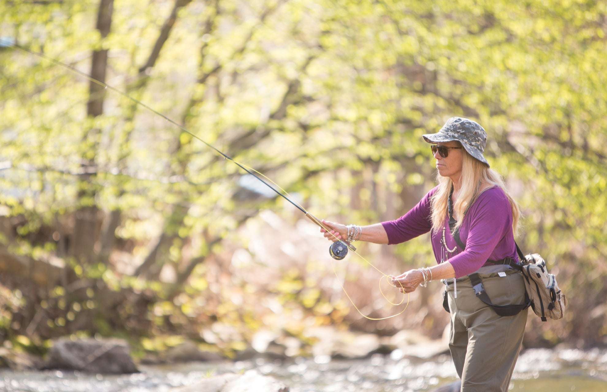 The Fly Fishing Place Bass Flies Natural Deer Hair and Grizzly Bass Popper 6 Flies Hook Size 8 Bass Fly Fishing Bug Wide Gape Bass Hooks With Weed Guard