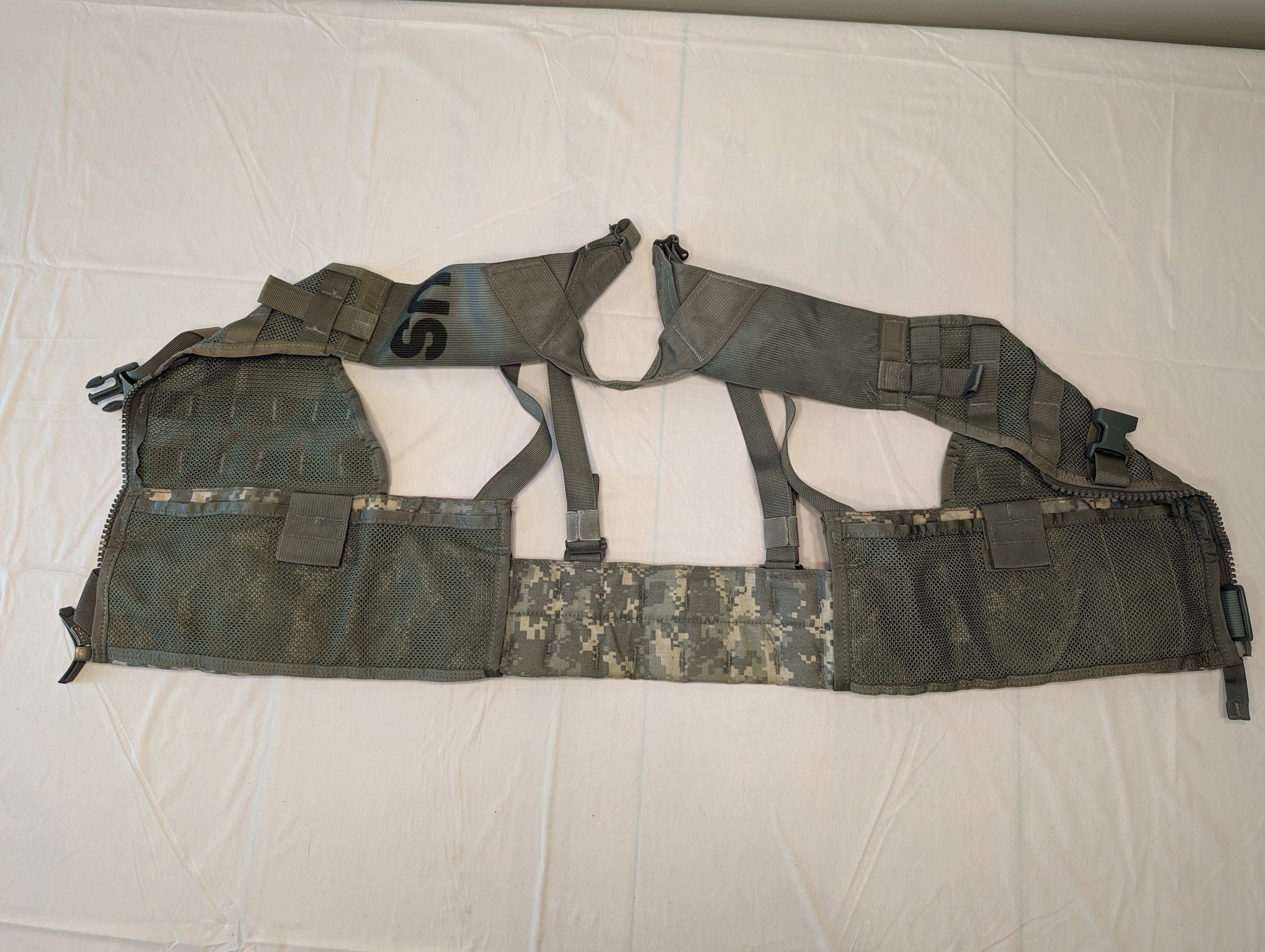 Fighting Load Carrier - ACU