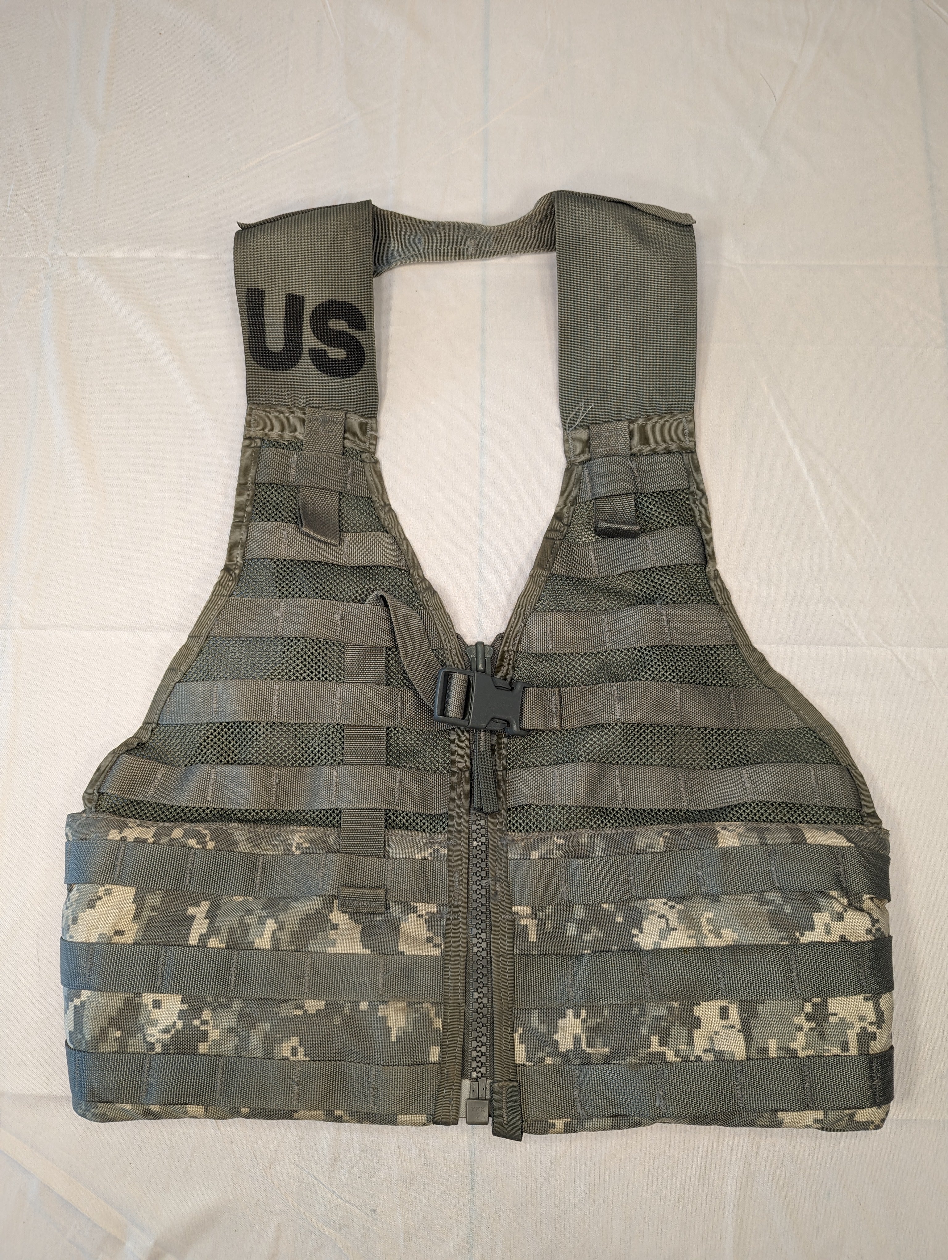 Fighting Load Carrier - ACU