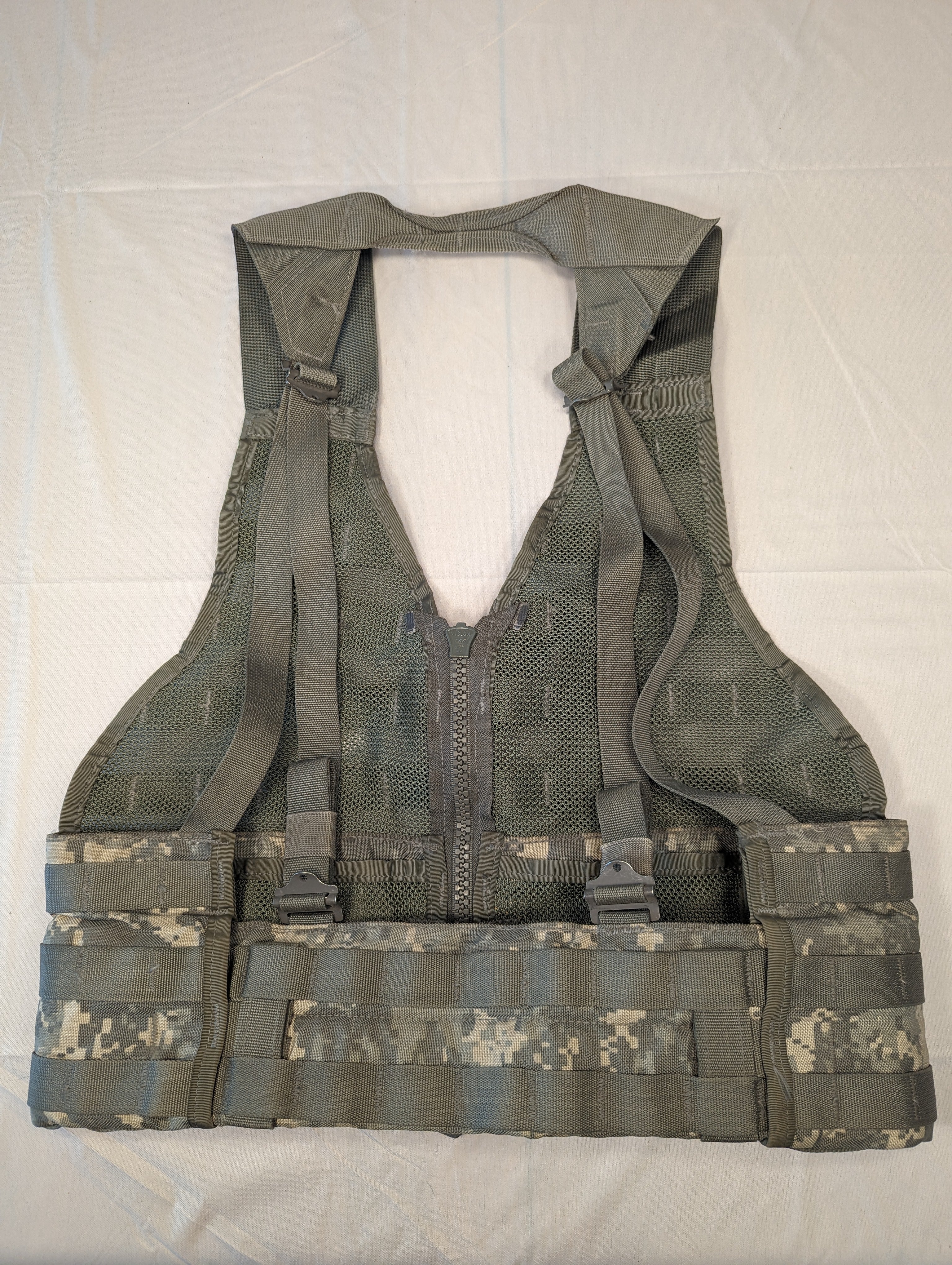 Fighting Load Carrier - ACU